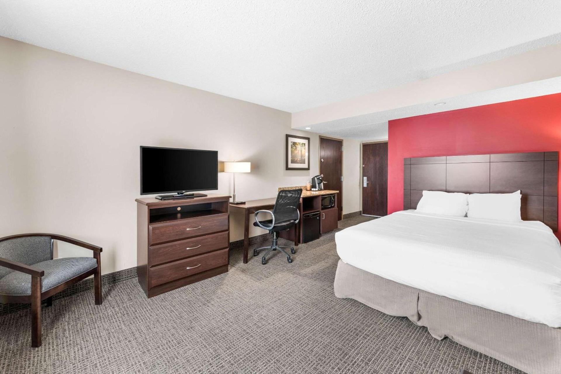 Quality Inn & Suites Columbus photo 7