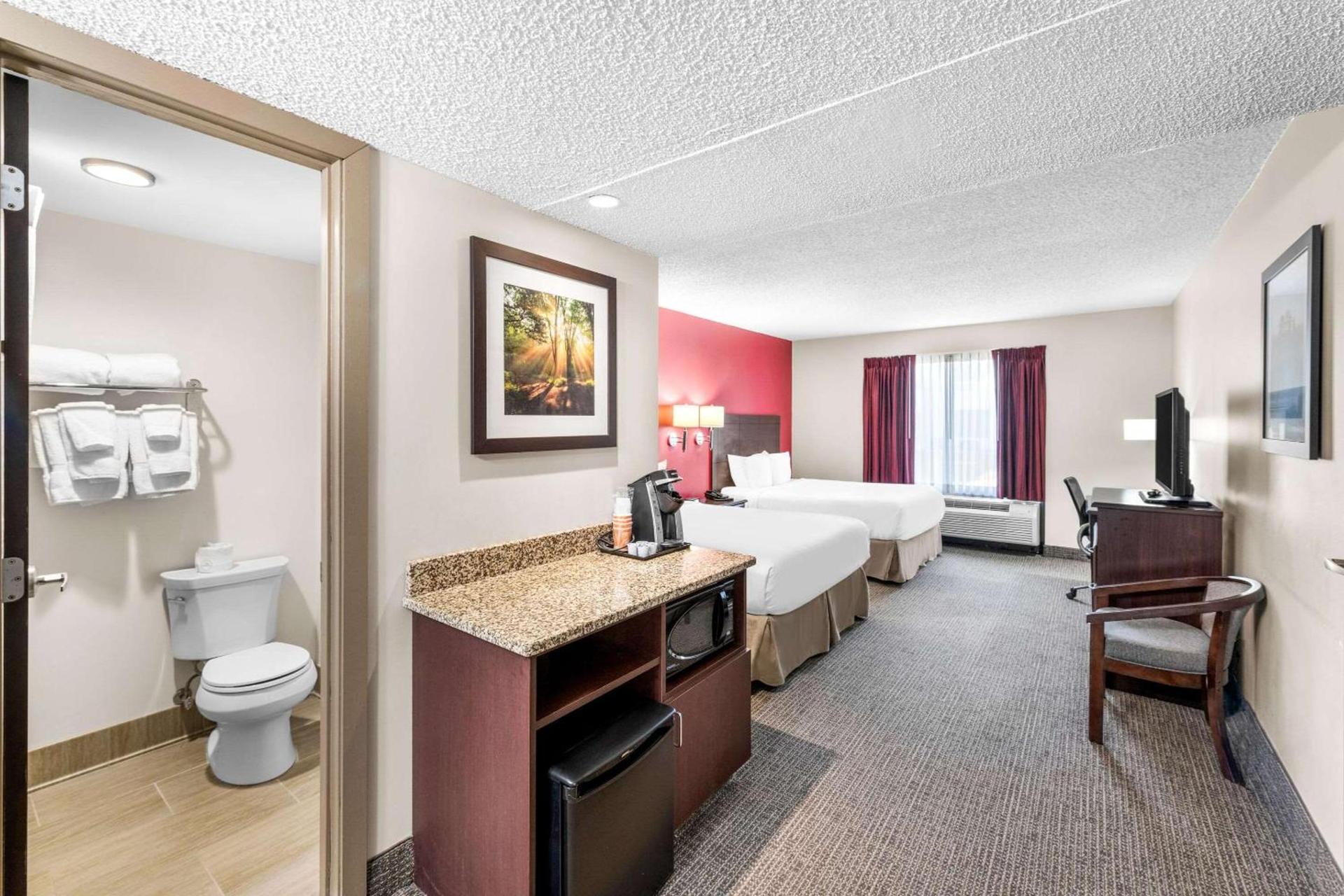 Quality Inn & Suites Columbus photo 11