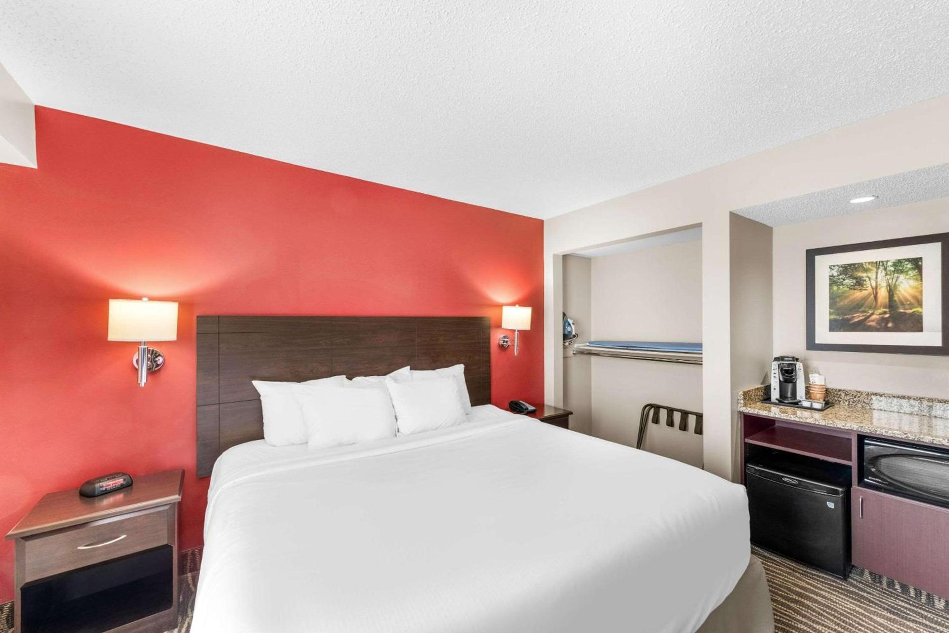 Quality Inn & Suites Columbus photo 15