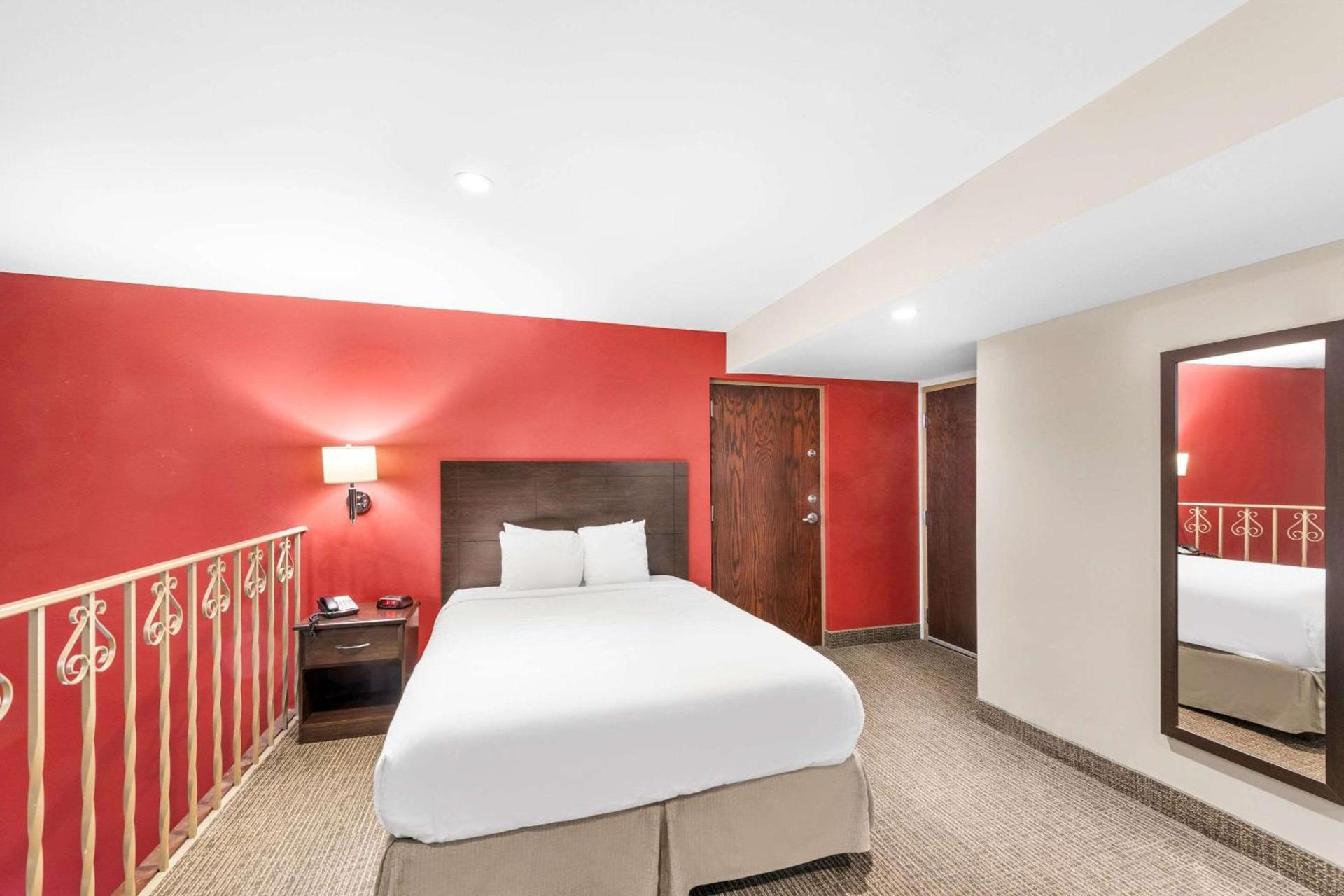 Quality Inn & Suites Columbus photo 27