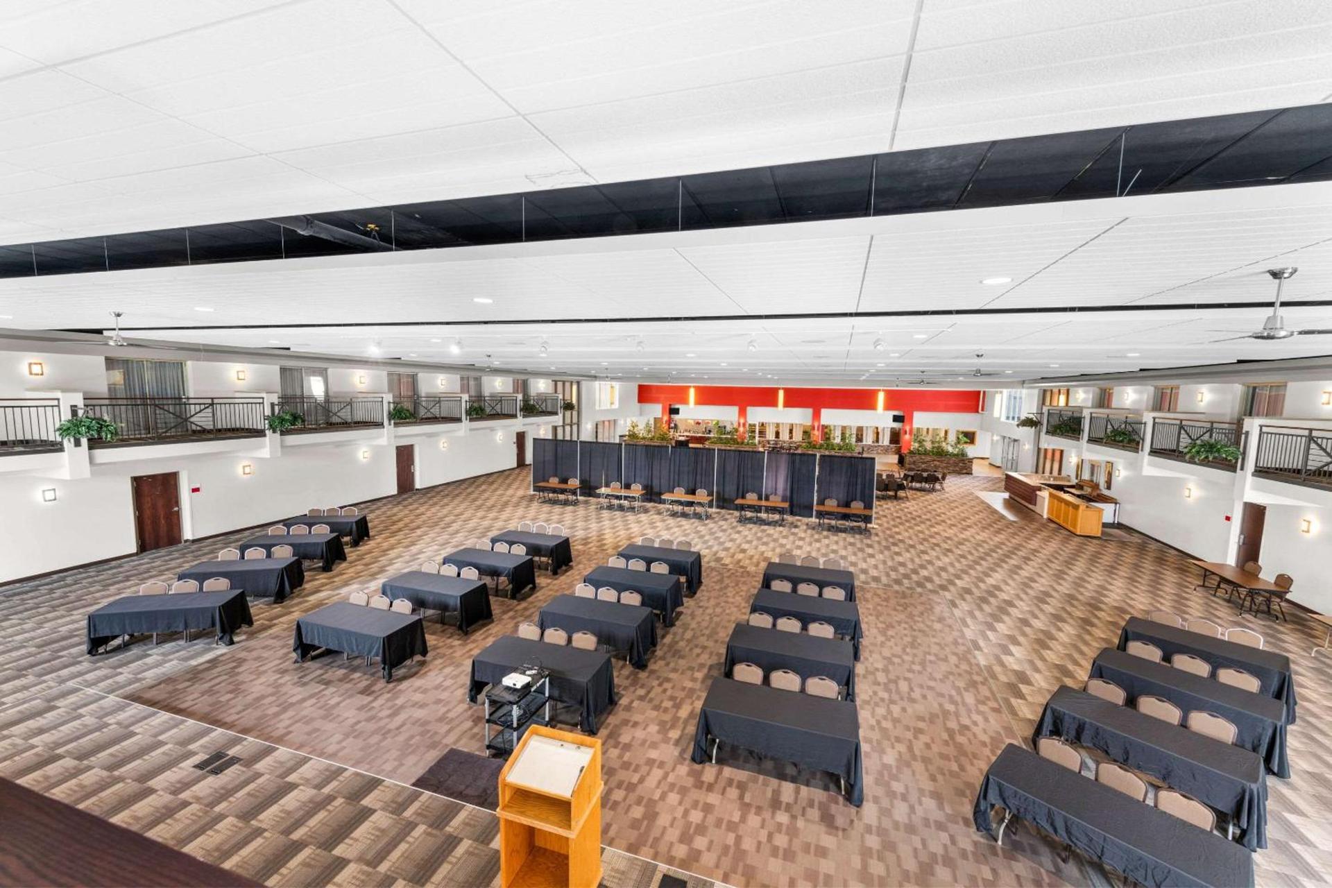 Quality Inn & Suites Columbus photo 37