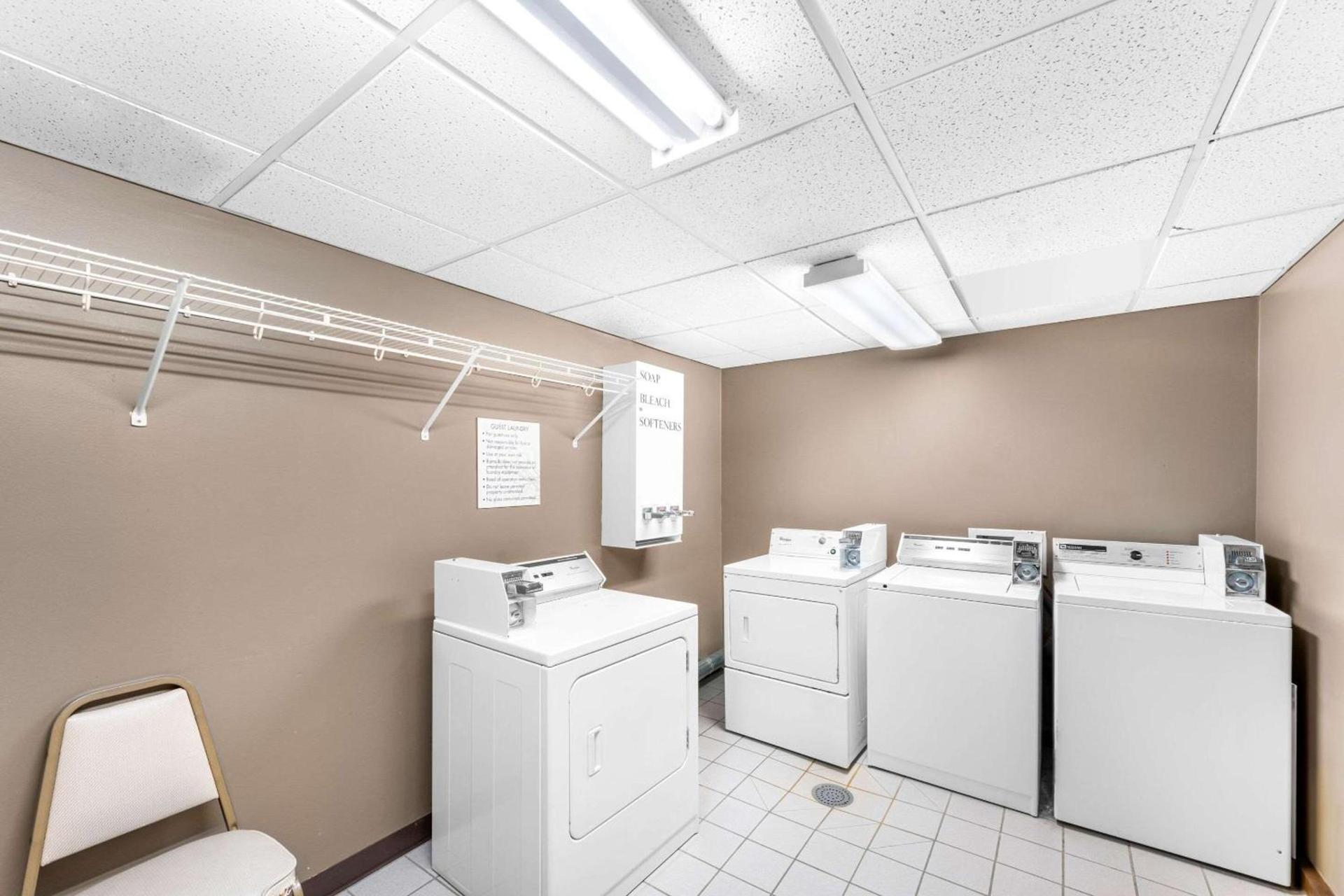 Quality Inn & Suites Columbus photo 43