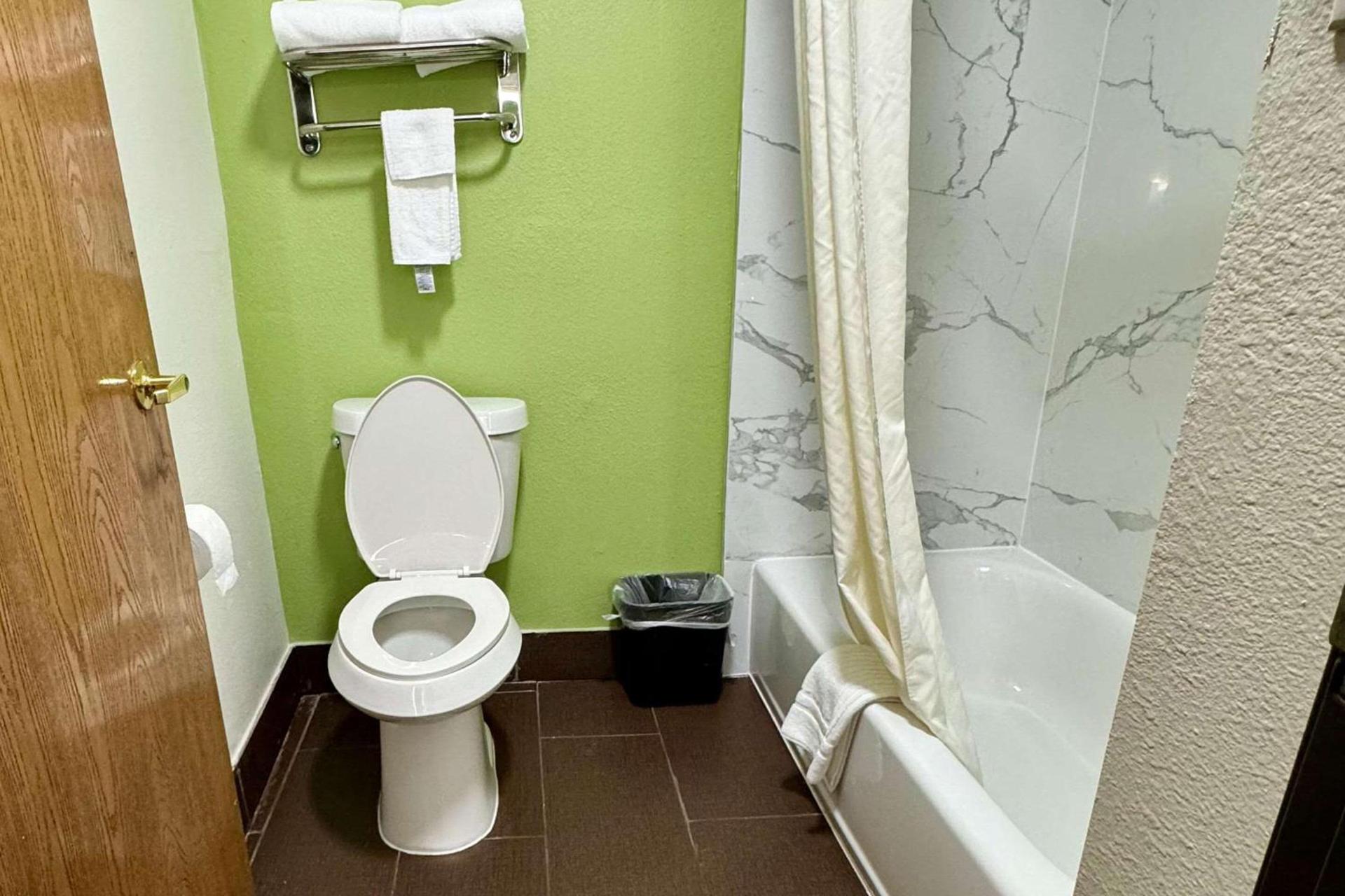 Quality Inn Sulphur - Lake Charles photo 9