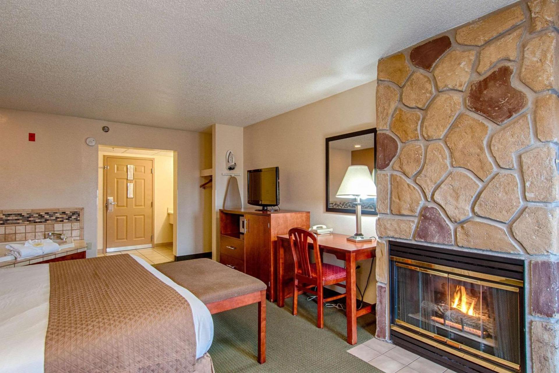 Park Tower Inn photo 51