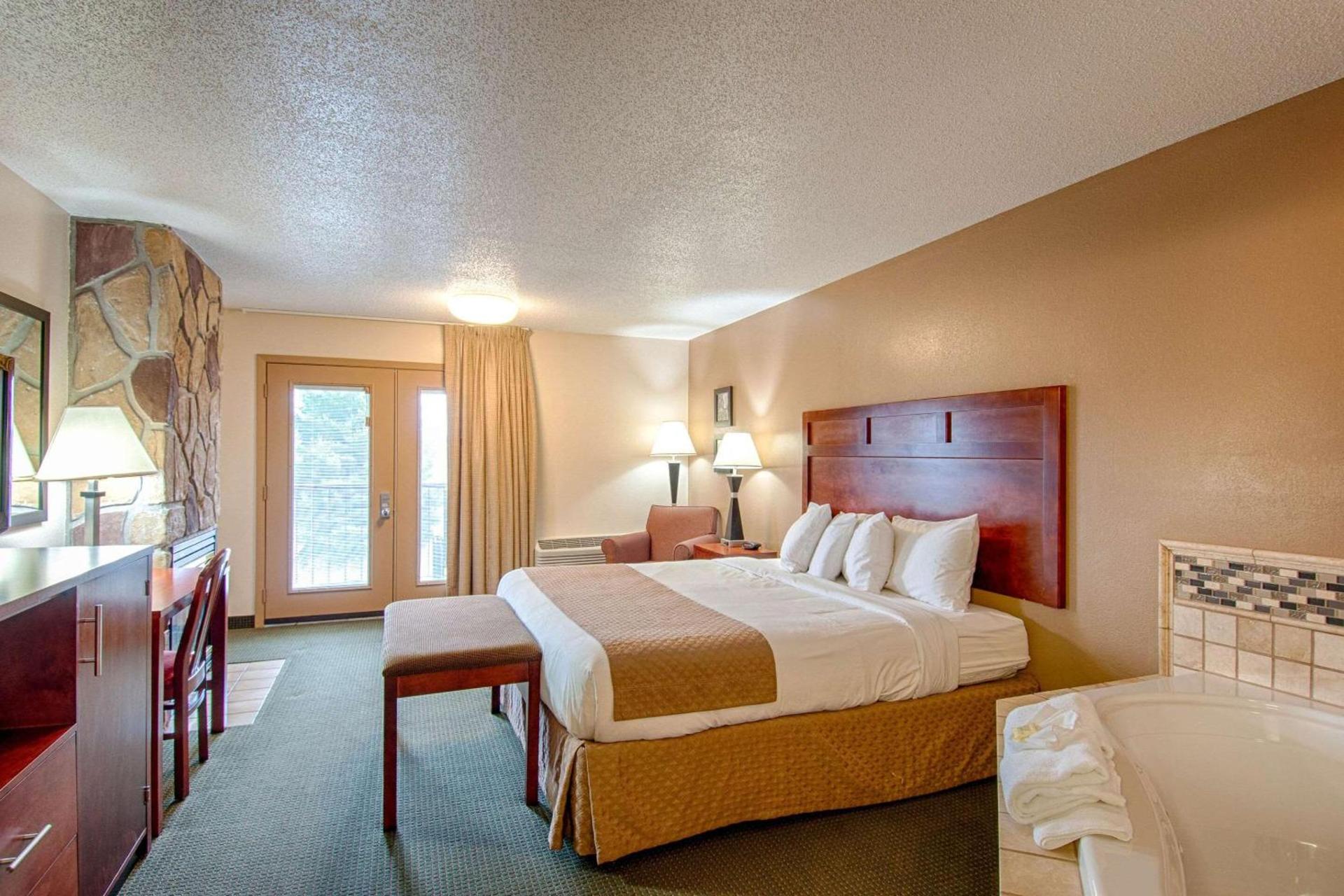 Park Tower Inn photo 76