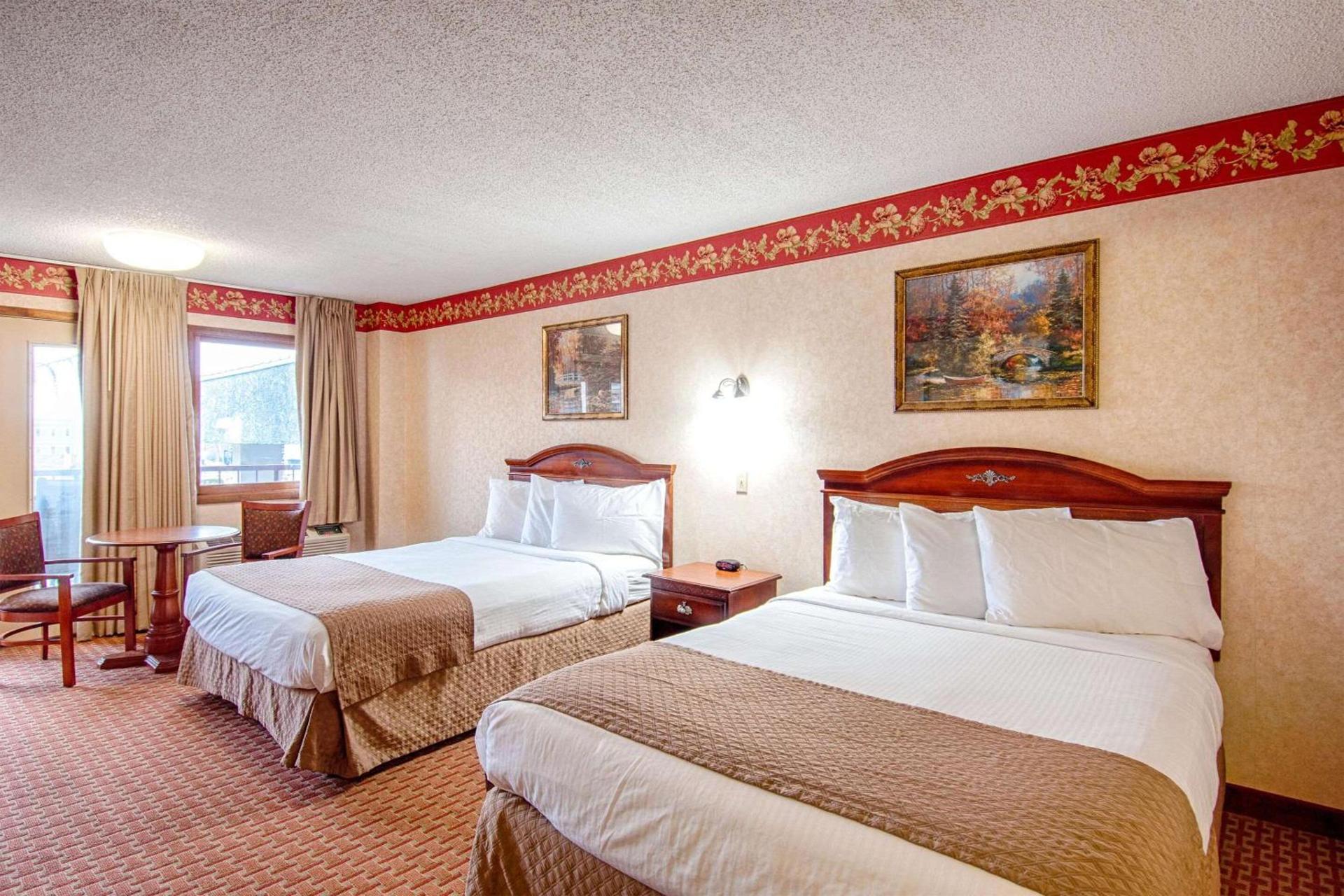 Park Tower Inn photo 68