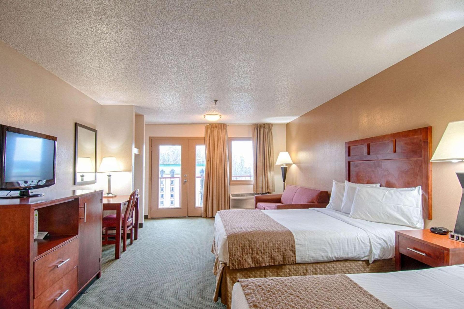 Park Tower Inn photo 72