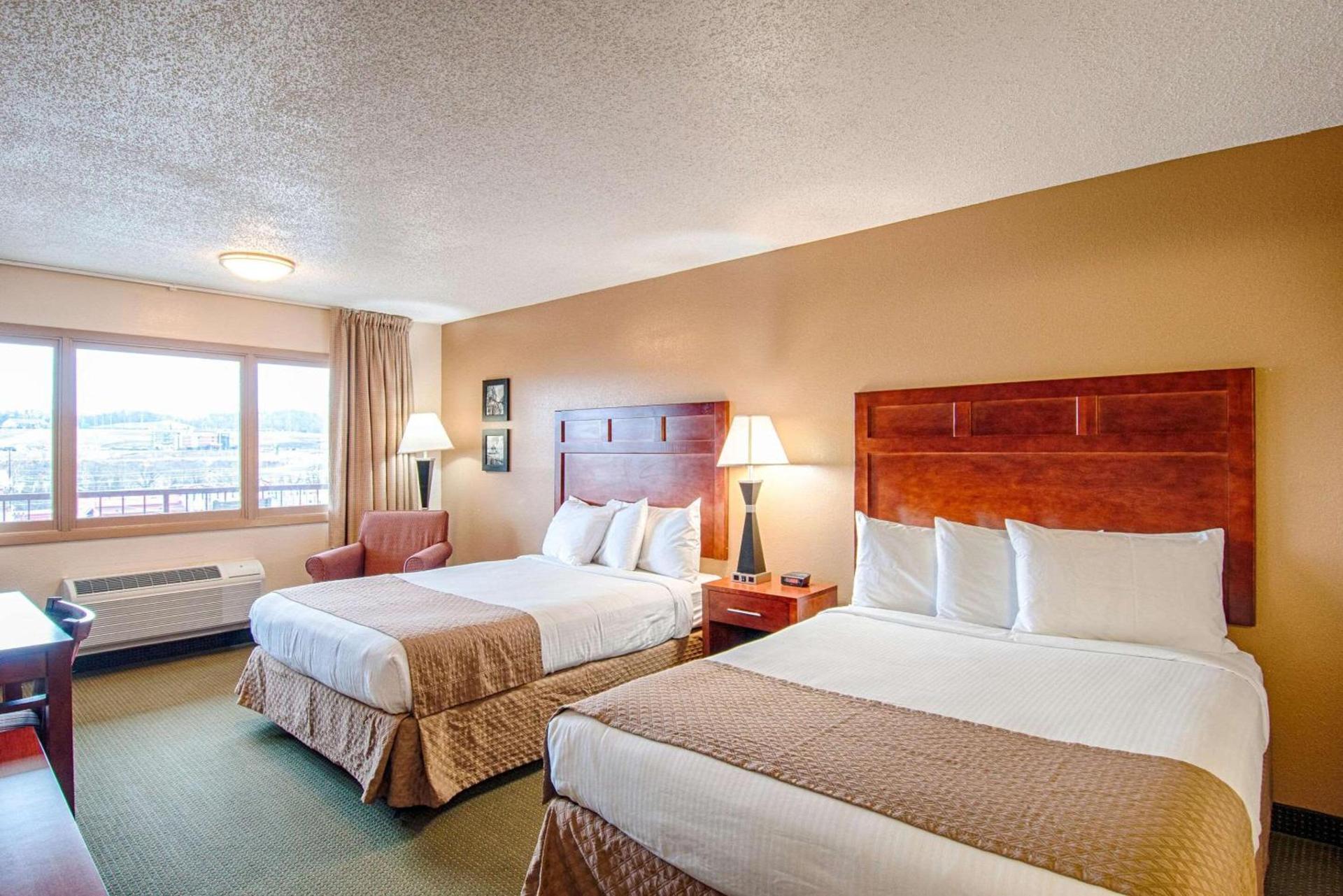 Park Tower Inn photo 62