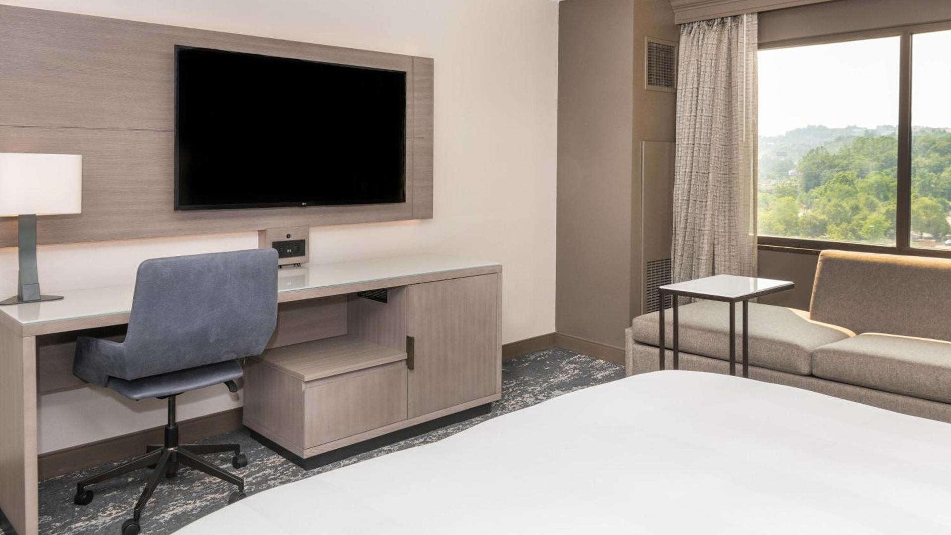 Pittsburgh Airport Marriott photo 2