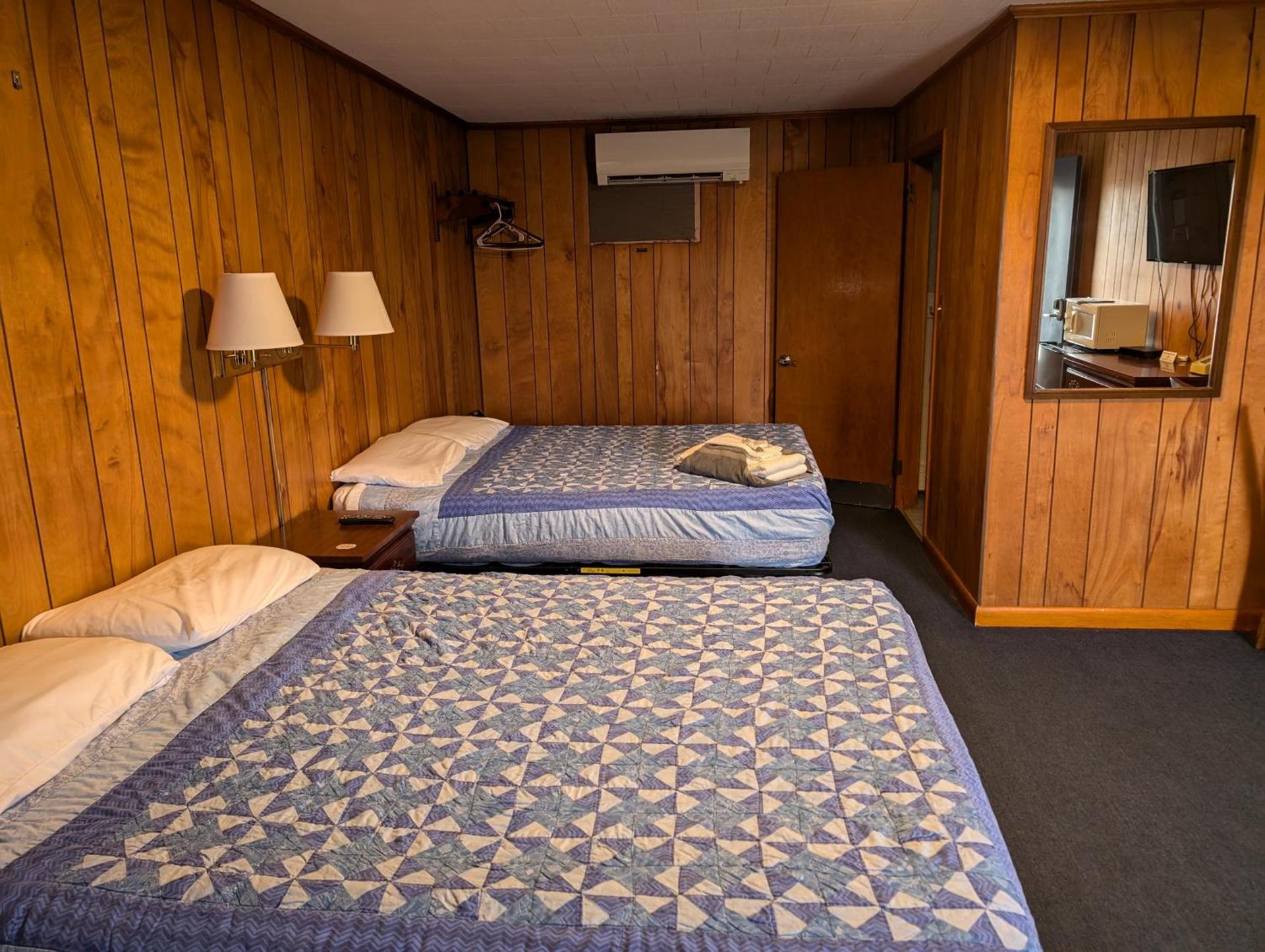 Russell's Motel photo 8