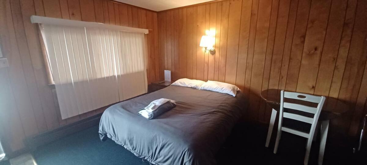 Russell's Motel photo 14