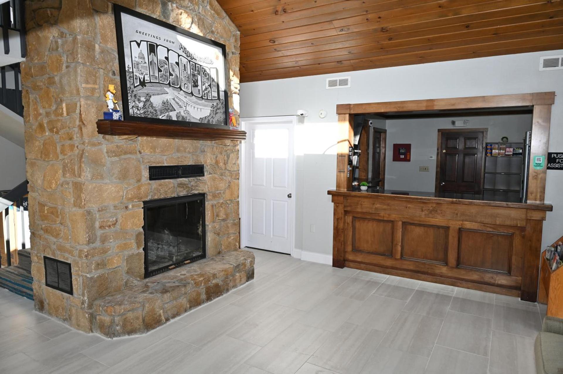 Super 8 by Wyndham Higginsville photo 17