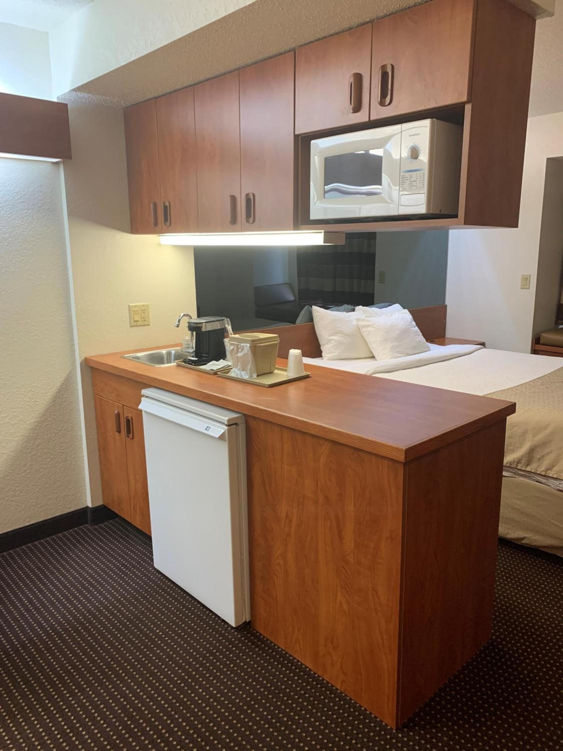Microtel Inn & Suites by Wyndham Rice Lake photo 32