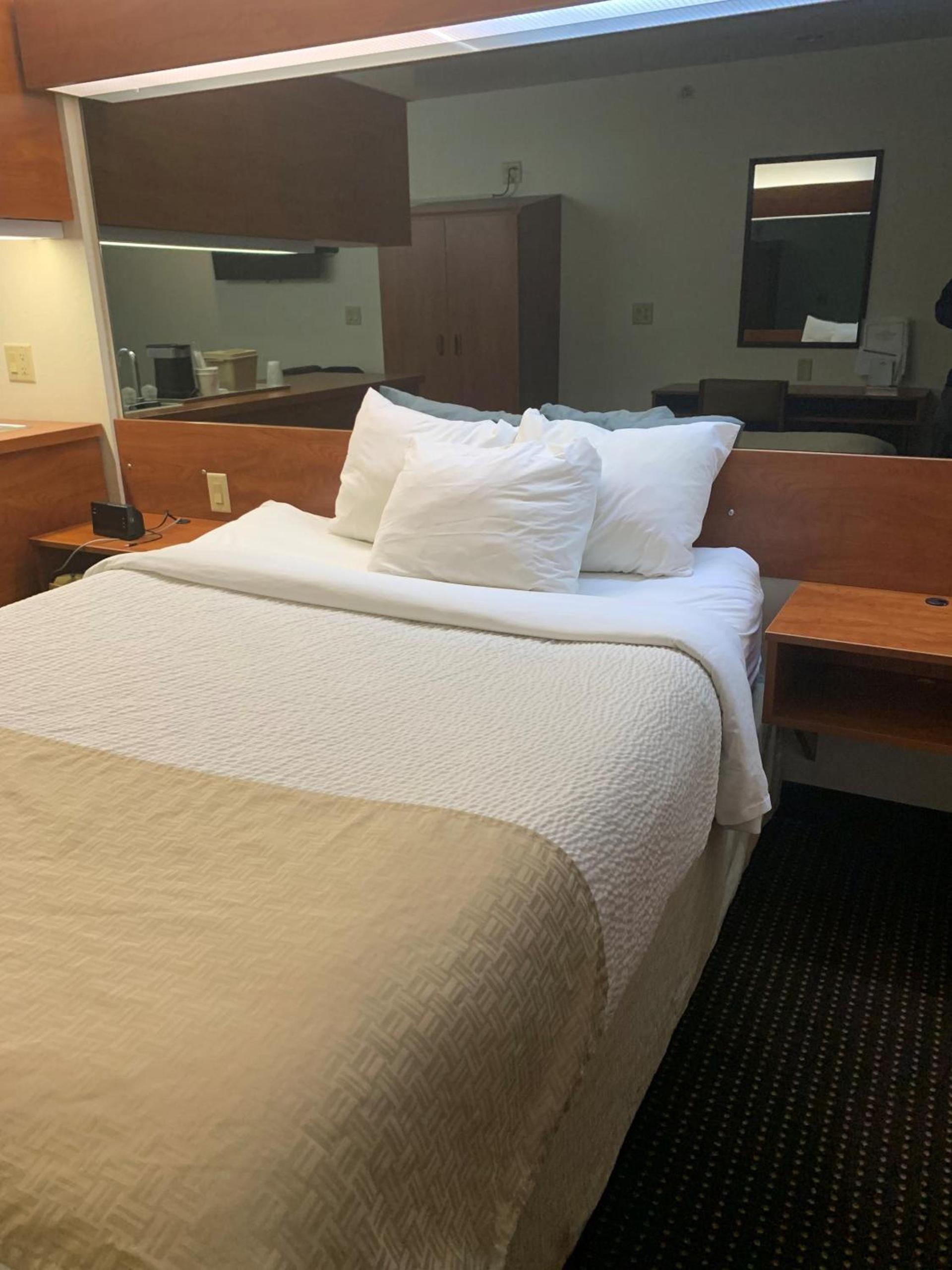 Microtel Inn & Suites by Wyndham Rice Lake photo 33