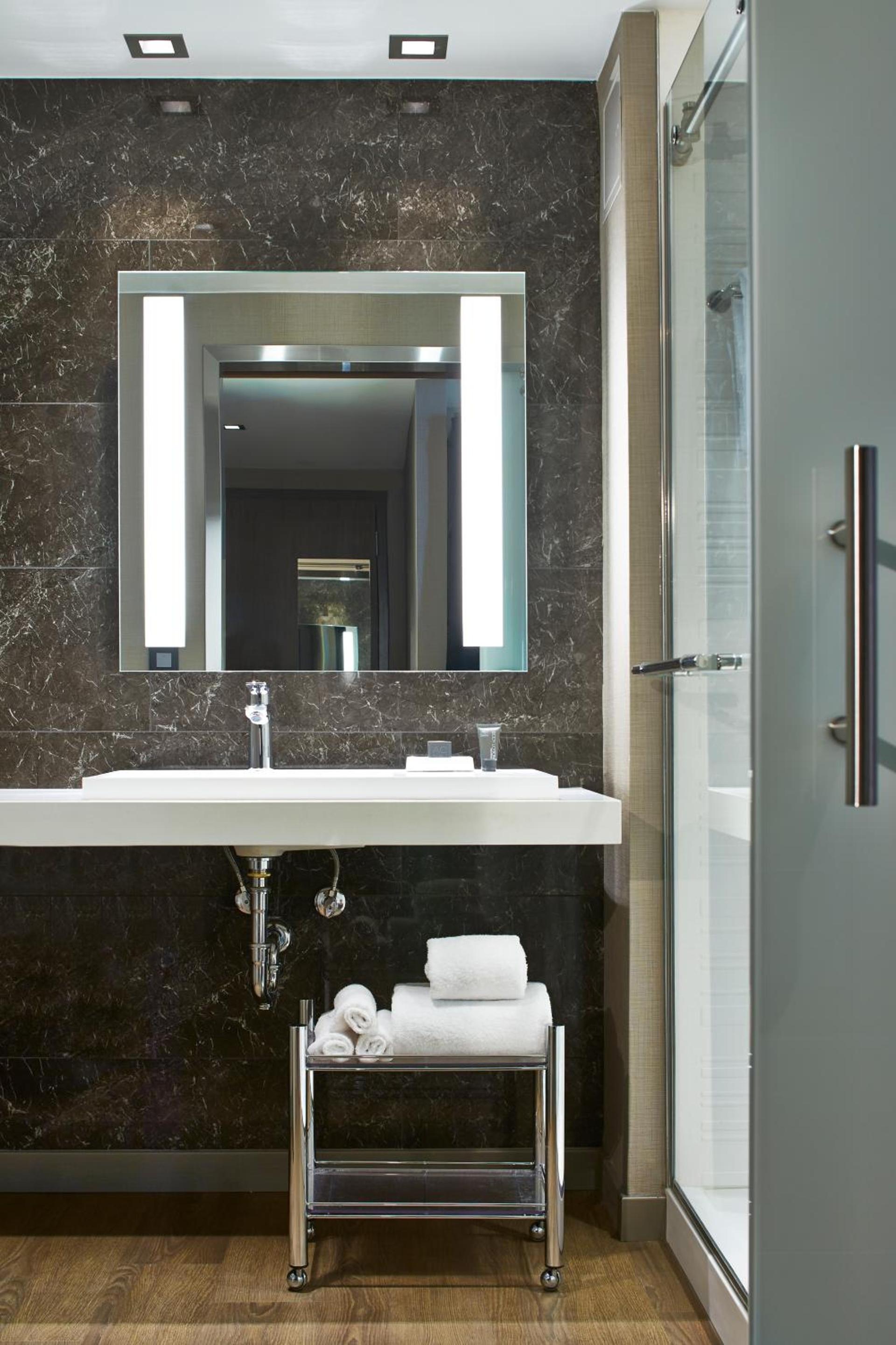 AC Hotel by Marriott Seattle Bellevue/Downtown photo 55