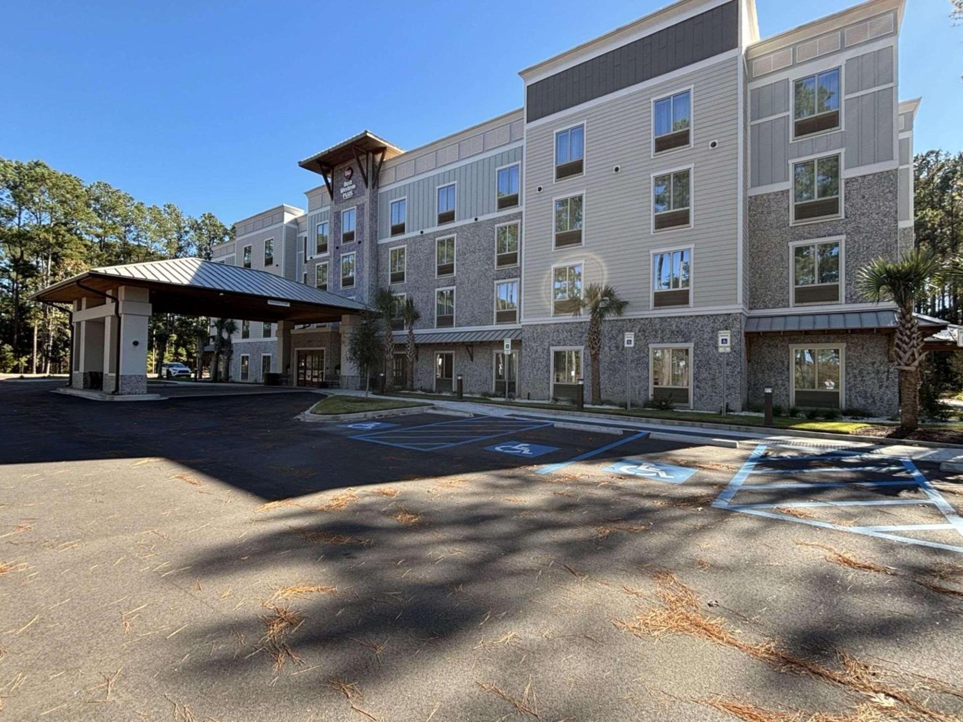 Best Western Plus Bluffton/Hilton Head Hotel photo 18