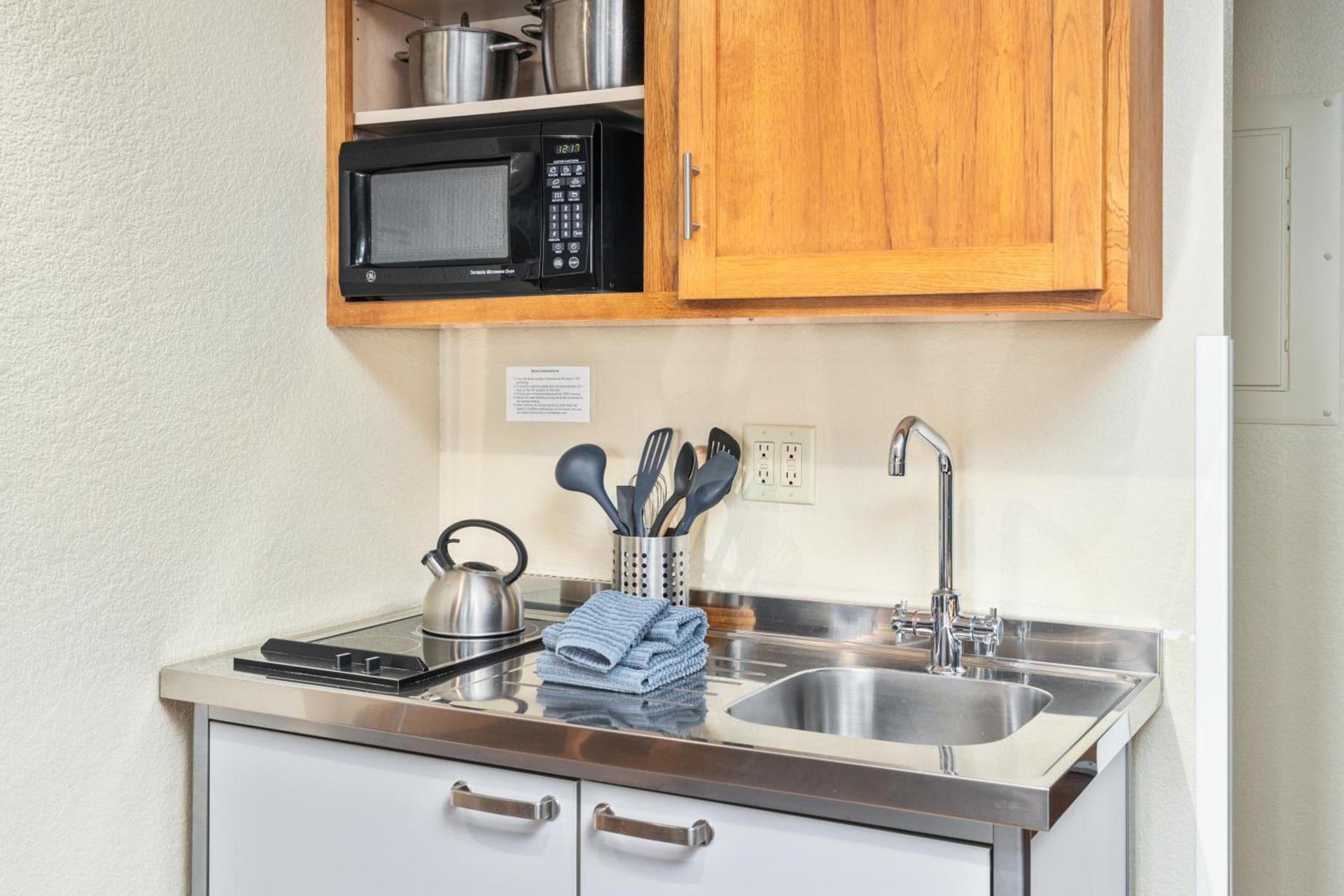 East Bay Suites photo 7