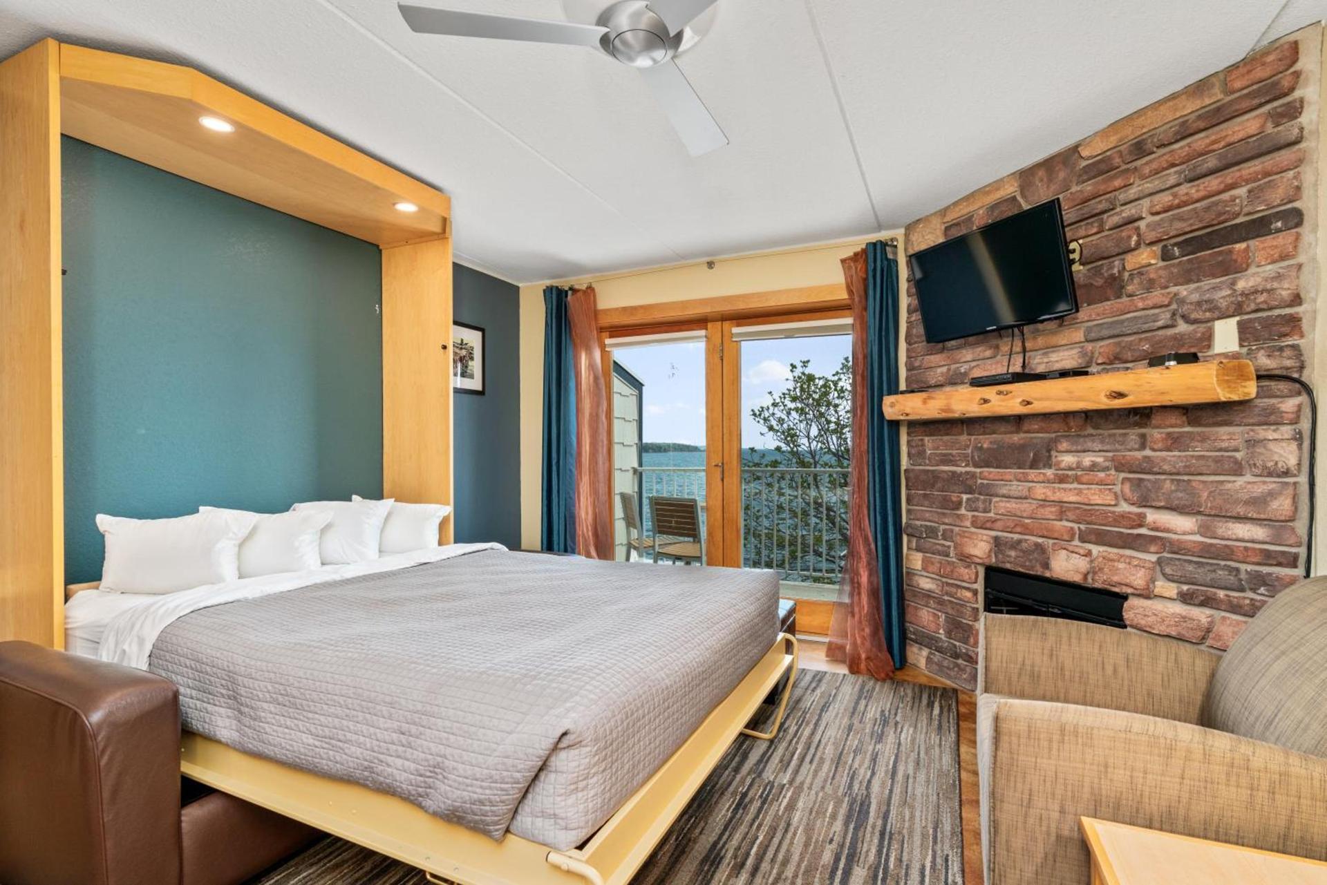 East Bay Suites photo 13