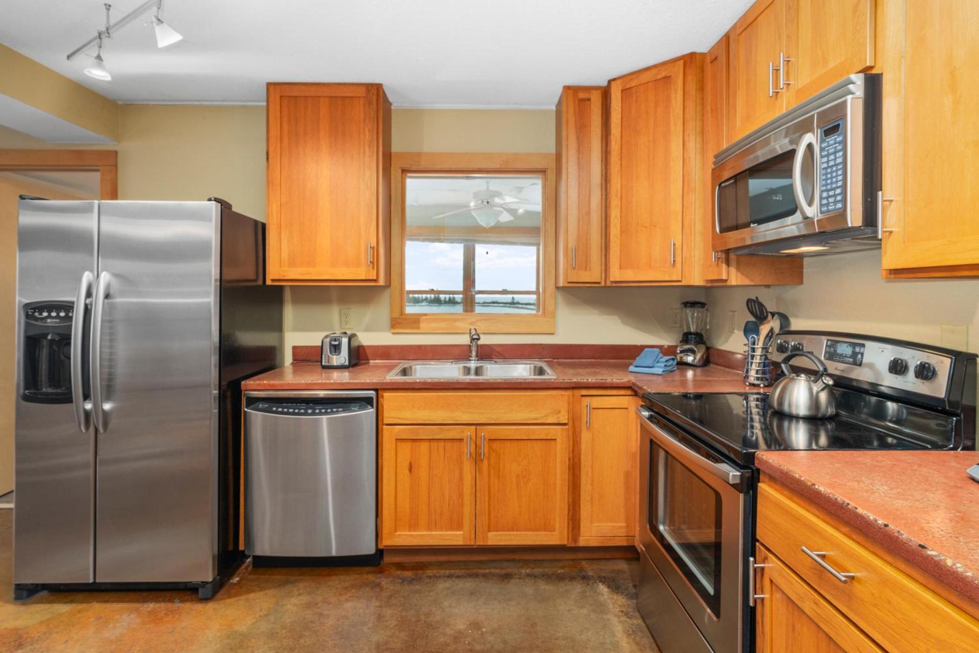 East Bay Suites photo 39