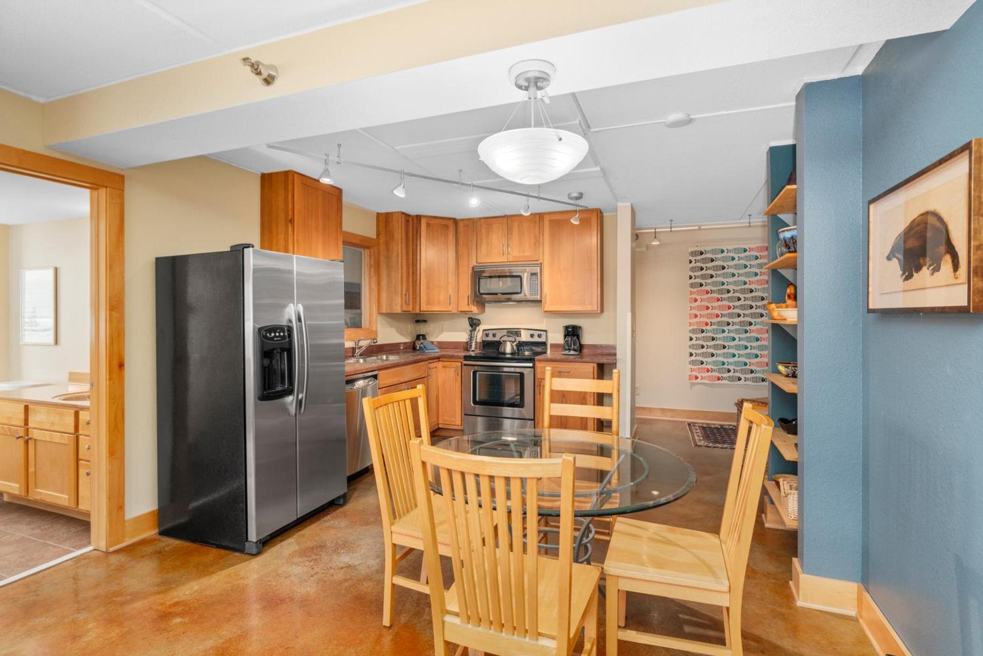 East Bay Suites photo 41