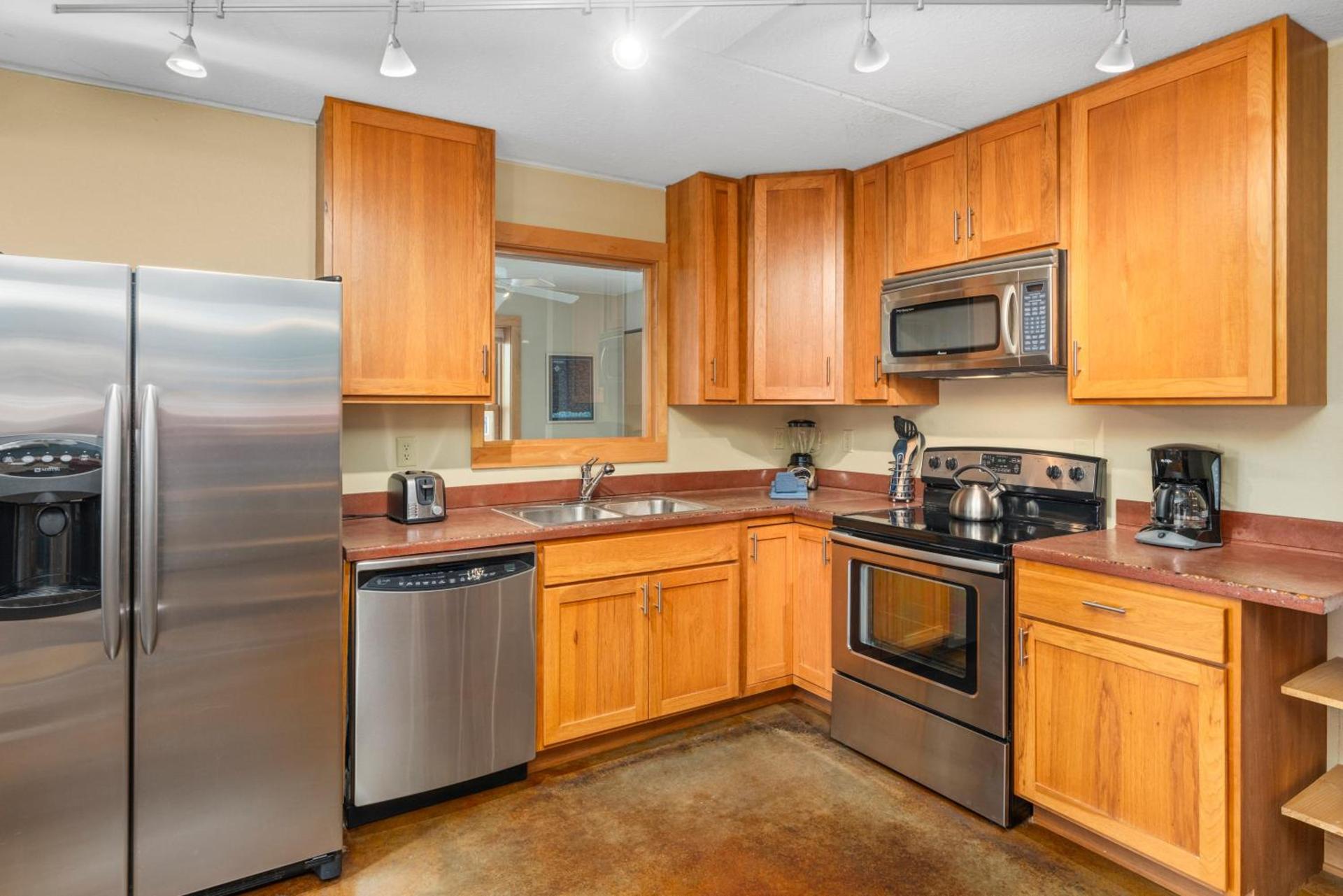 East Bay Suites photo 42