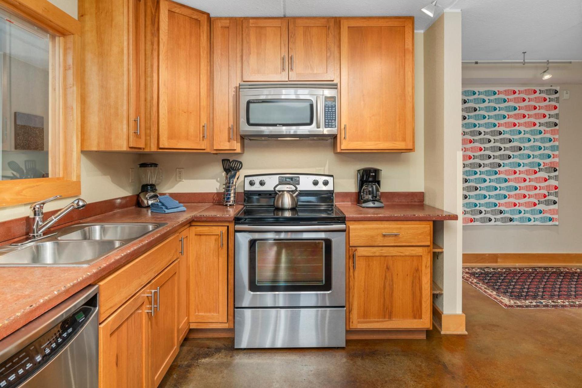 East Bay Suites photo 50