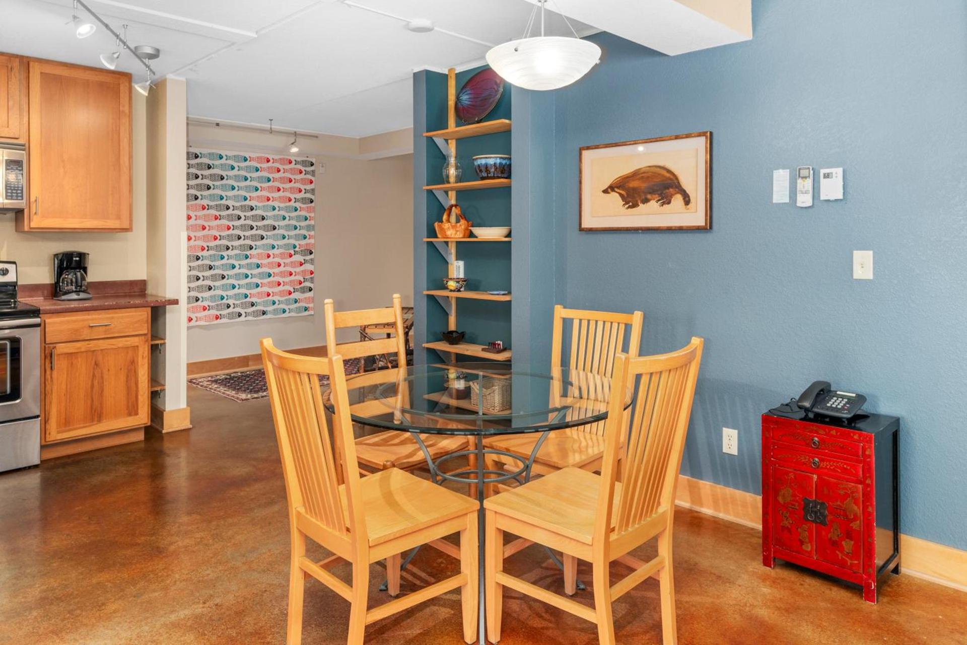 East Bay Suites photo 49