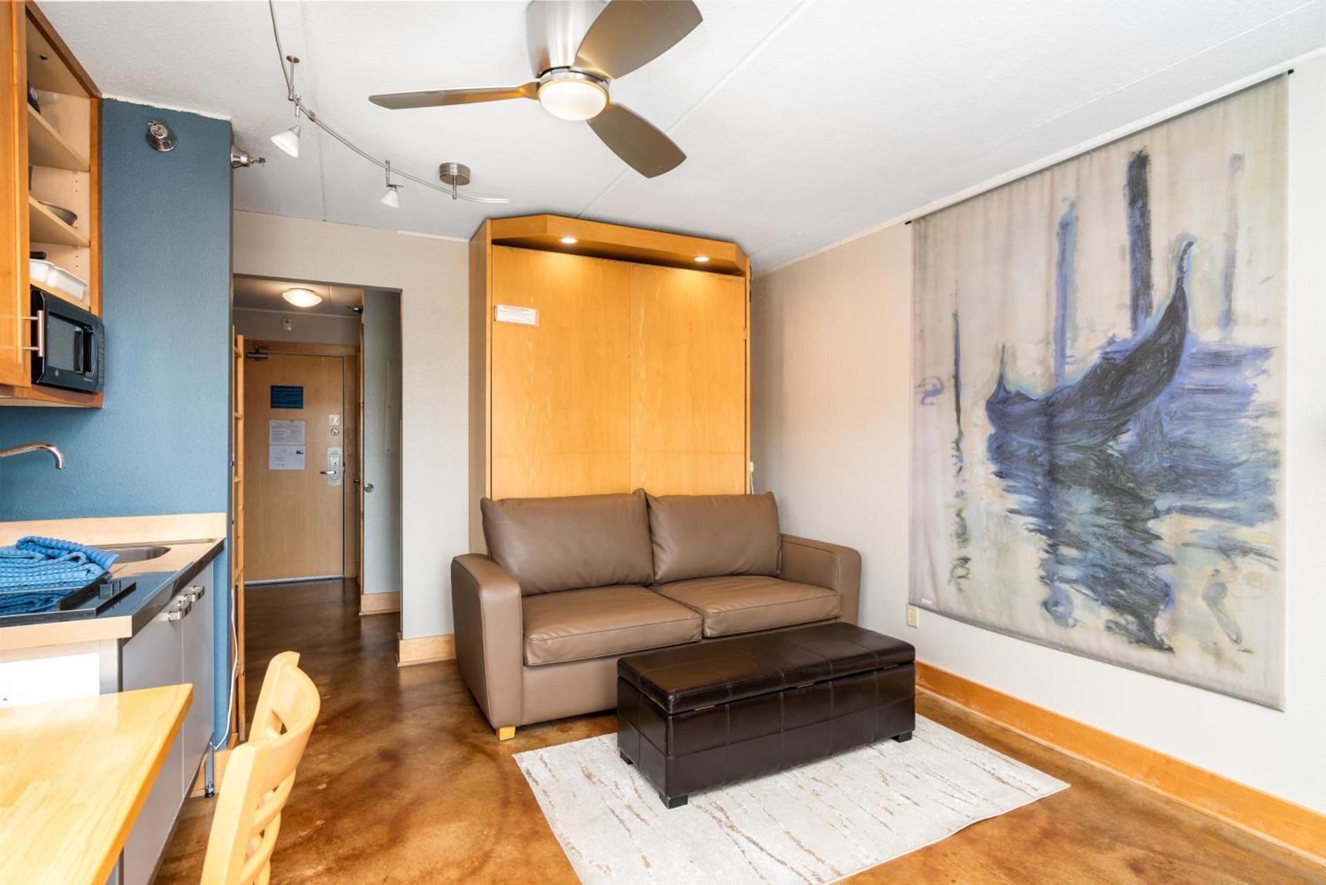 East Bay Suites photo 57