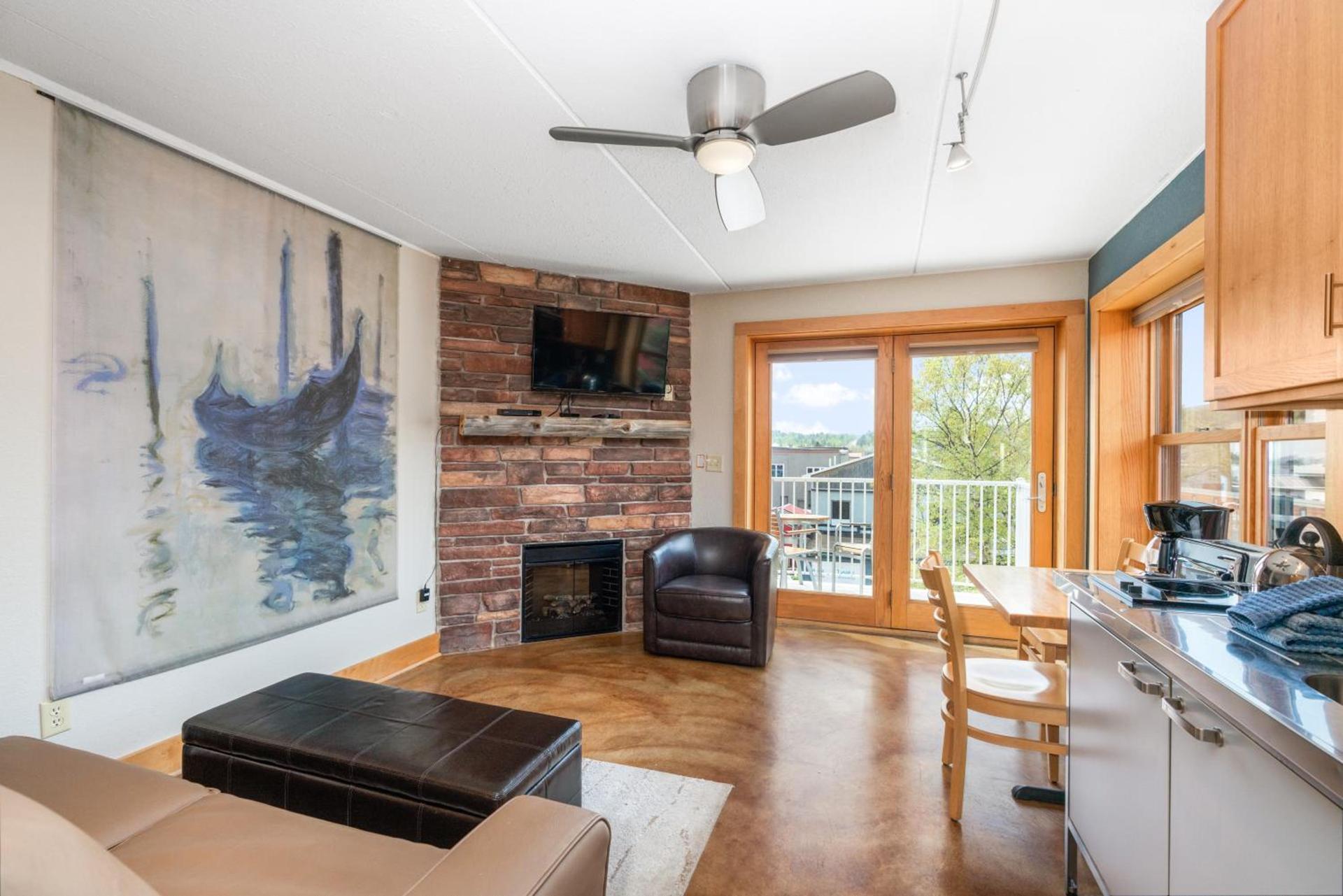 East Bay Suites photo 60