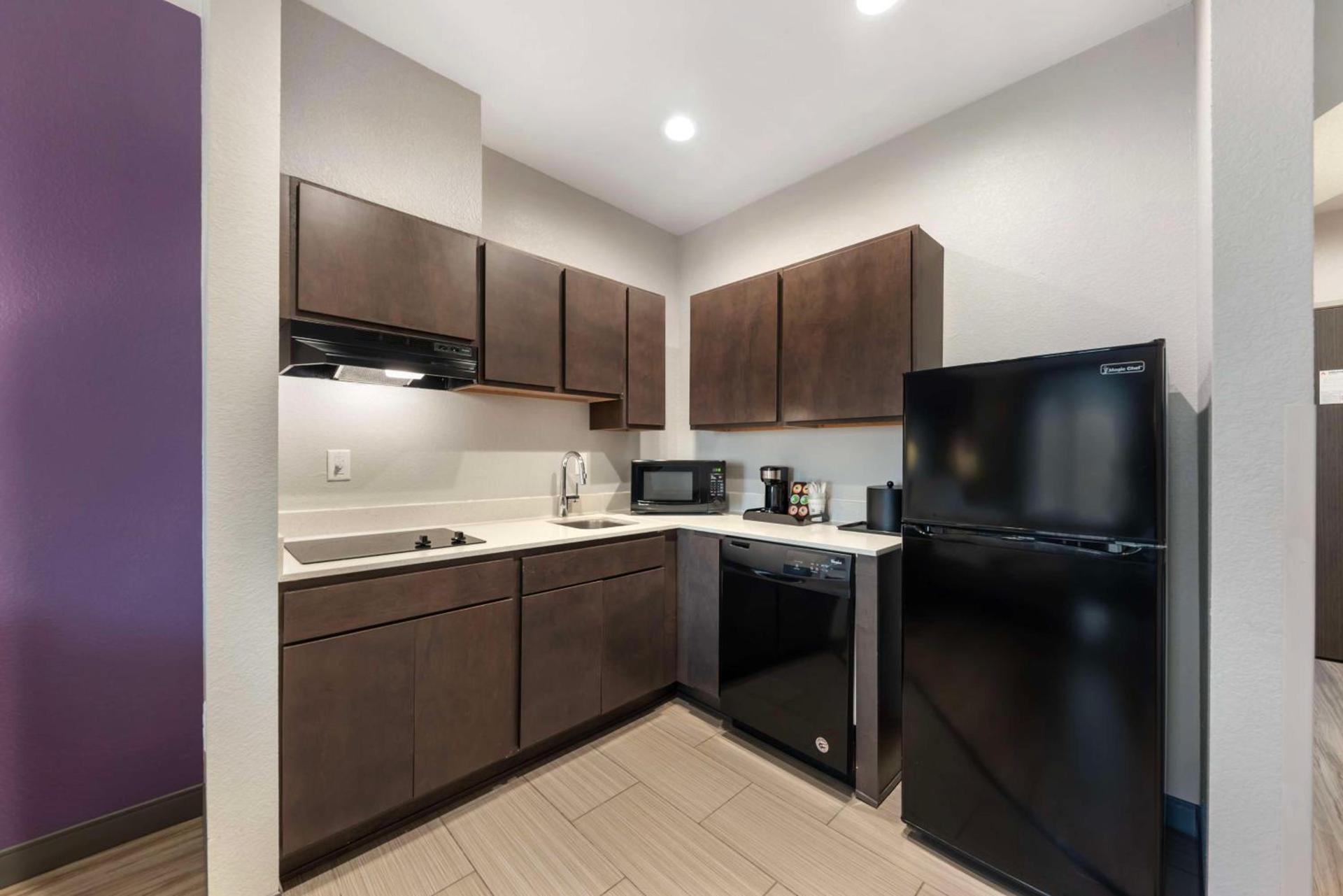 Best Western Plus Buda Austin Inn & Suites photo 11
