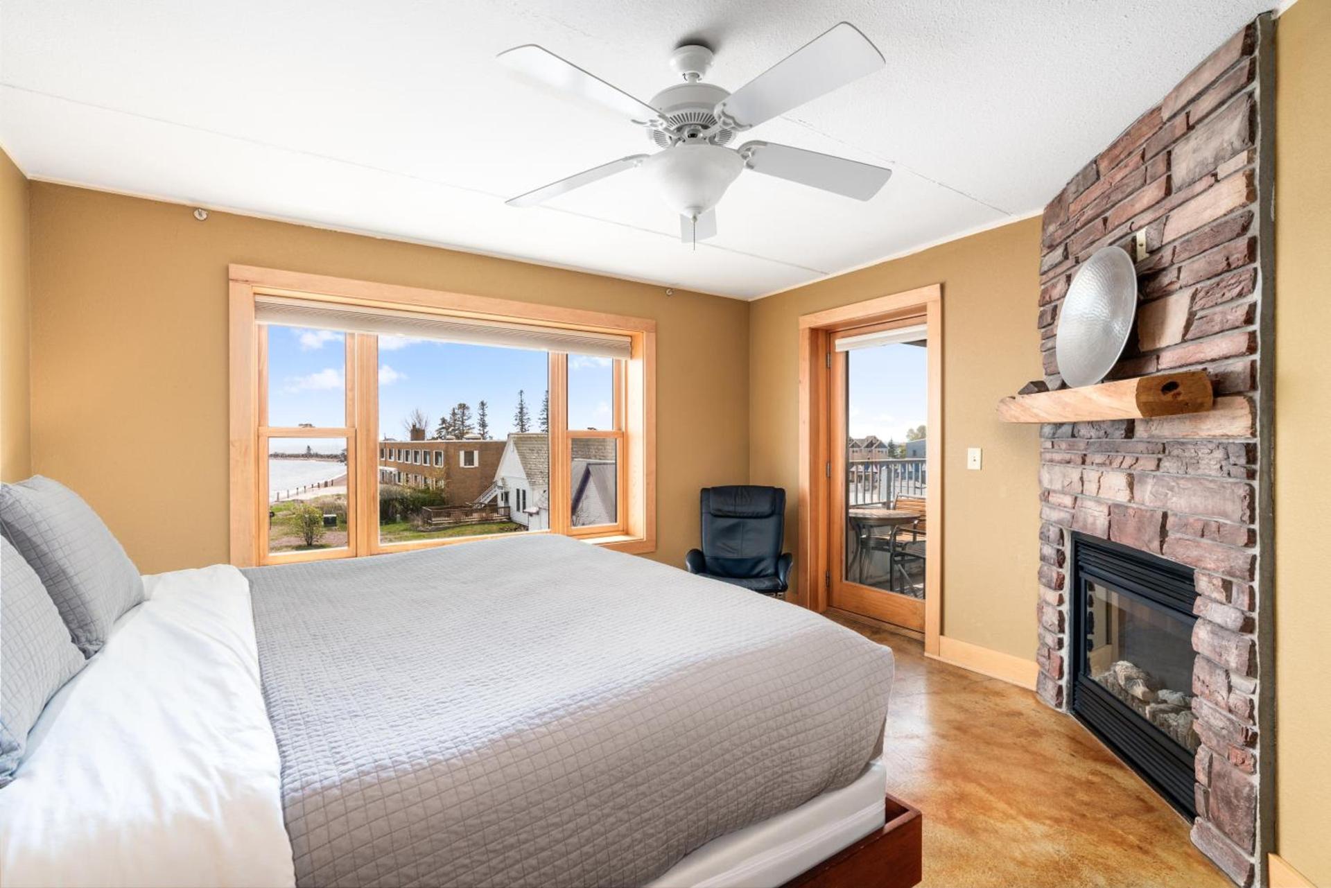 East Bay Suites photo 68