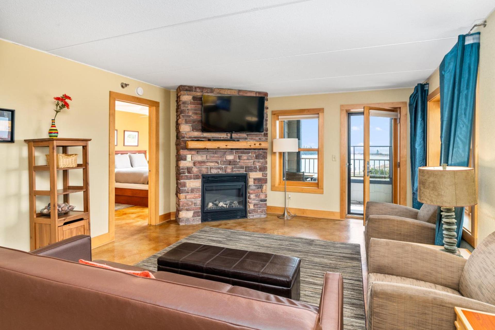 East Bay Suites photo 73