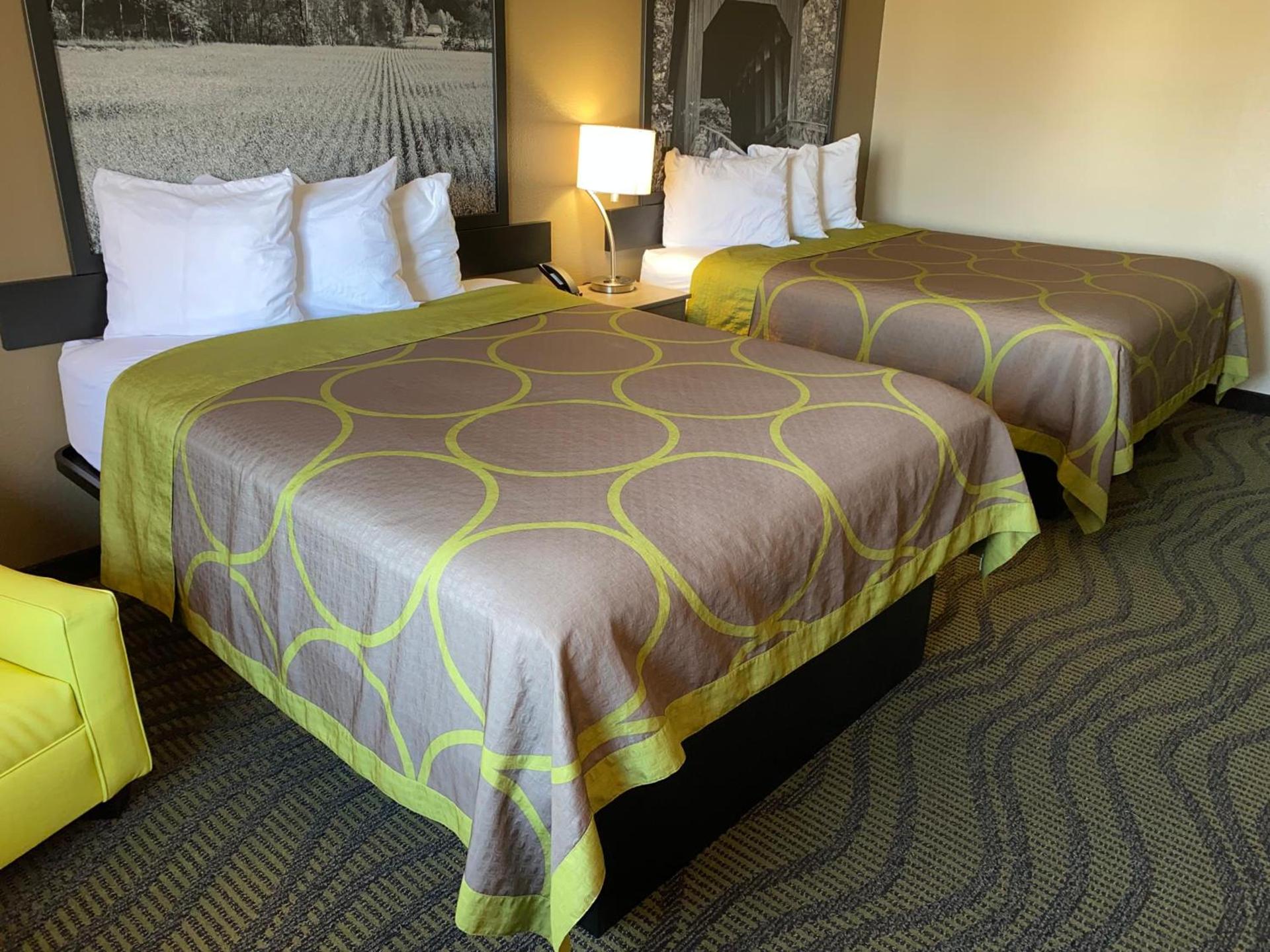 Super 8 by Wyndham Kokomo photo 54