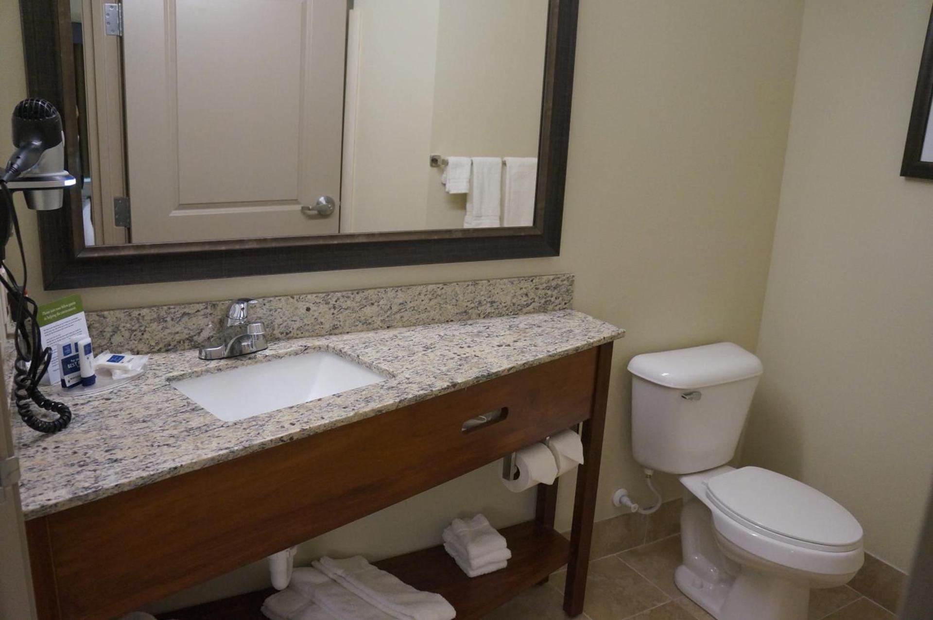 AmericInn by Wyndham Sibley photo 24