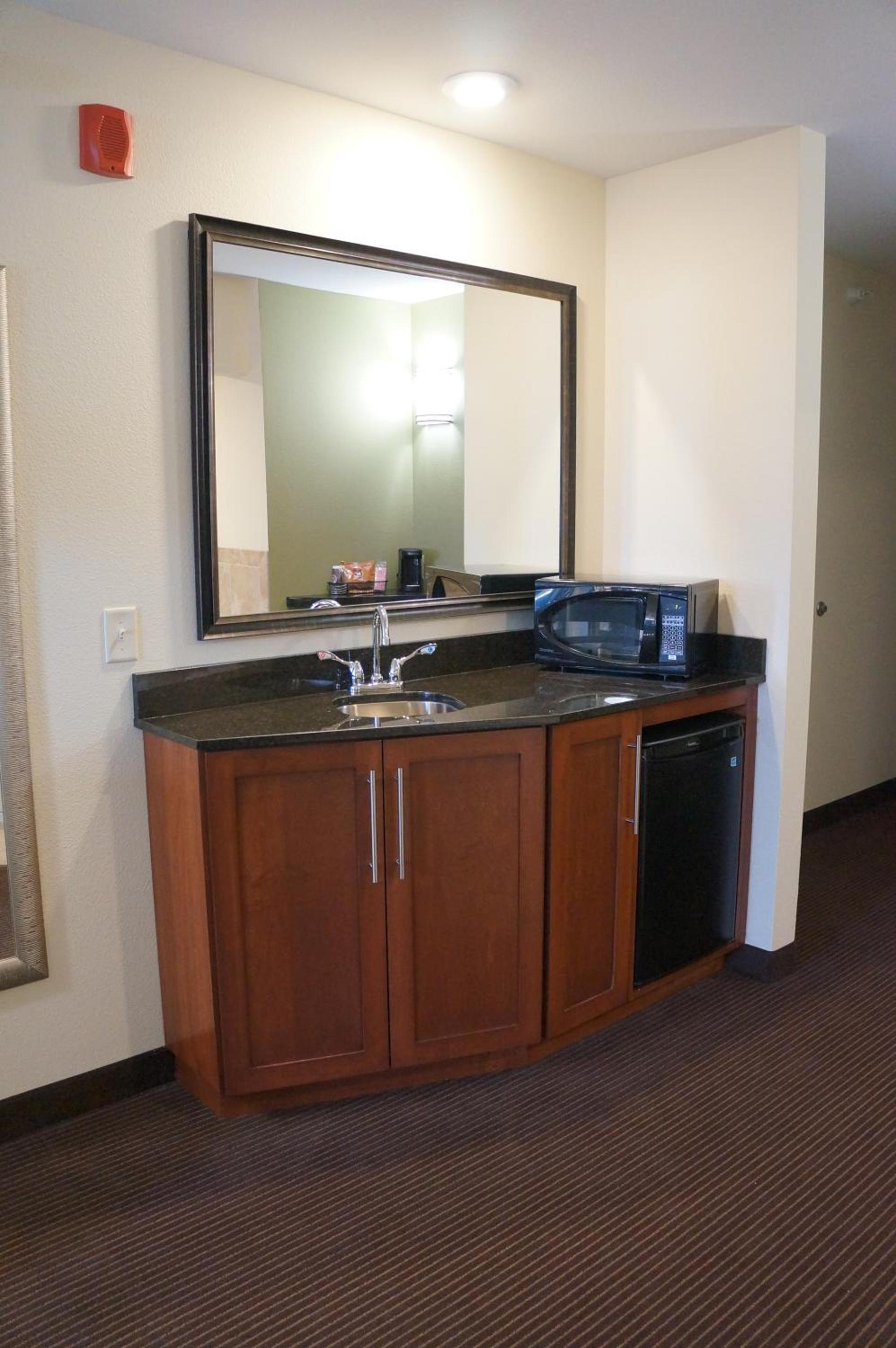 AmericInn by Wyndham Sibley photo 28