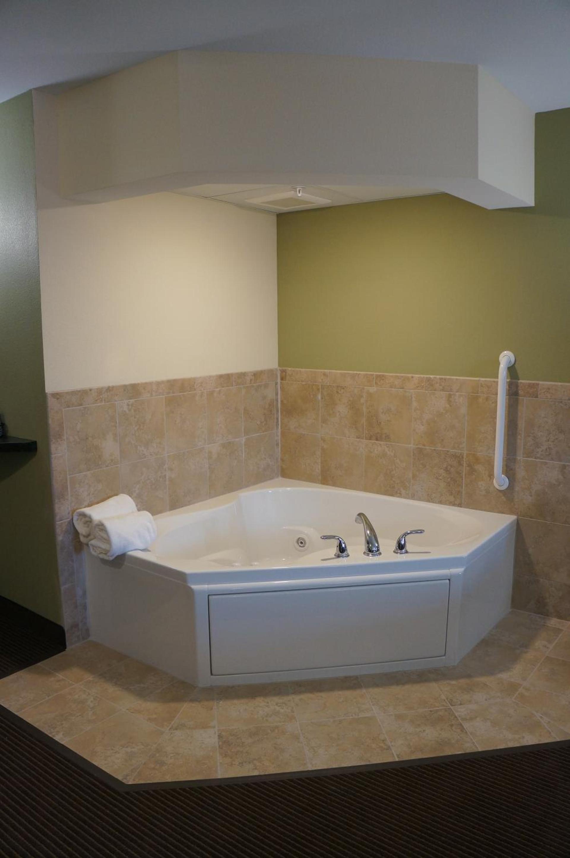 AmericInn by Wyndham Sibley photo 29