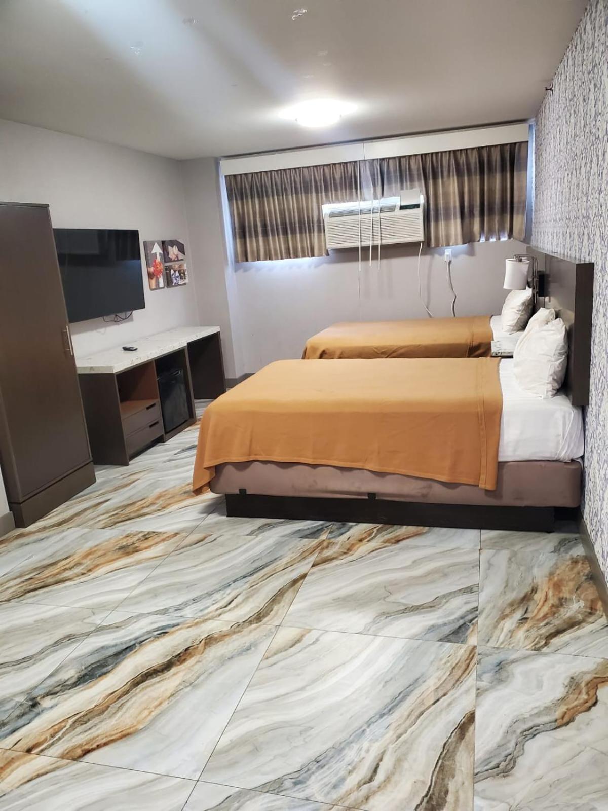 The Essence Hotel at JFK photo 2