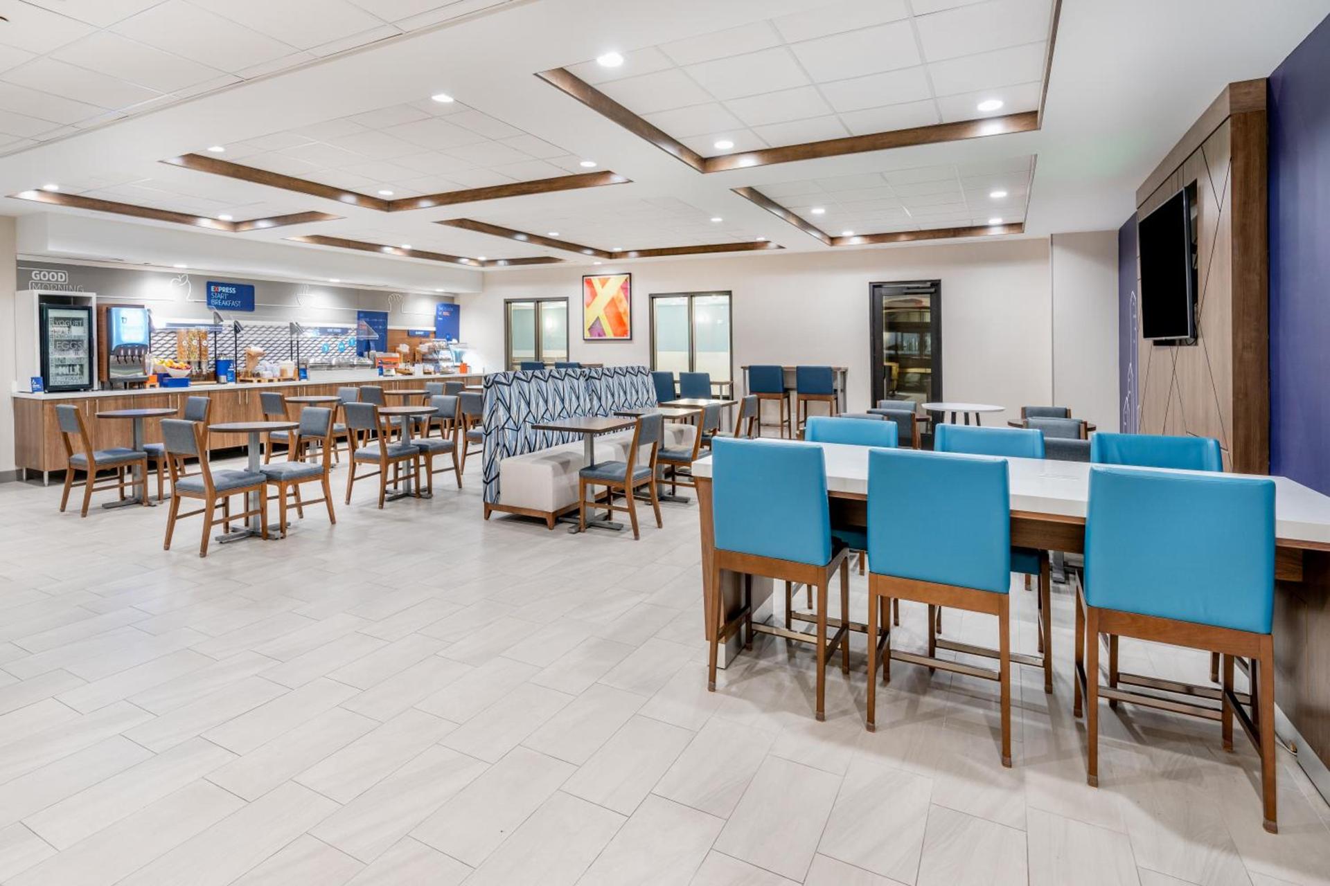 Holiday Inn Express Hotel & Suites Cheyenne by IHG photo 11