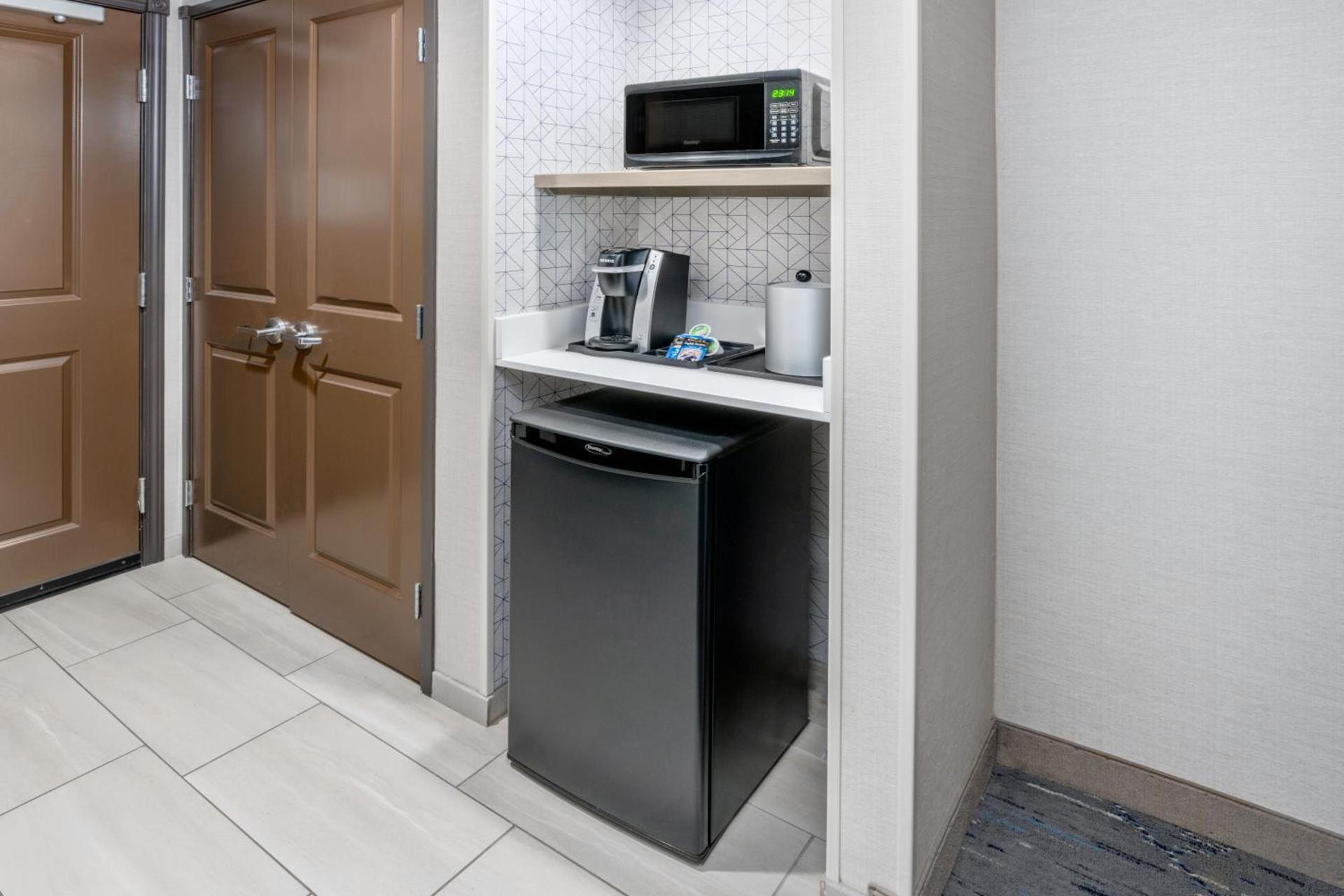Holiday Inn Express Hotel & Suites Cheyenne by IHG photo 41