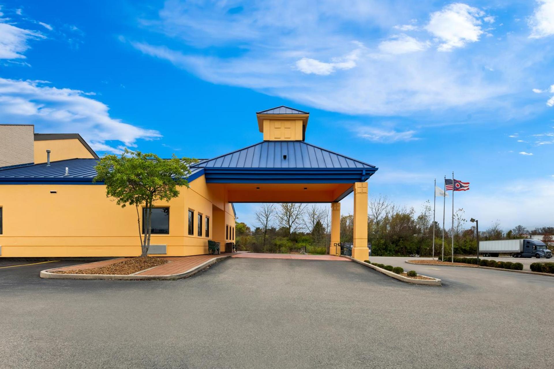Suburban Studios Mason Near Kings Island photo 43