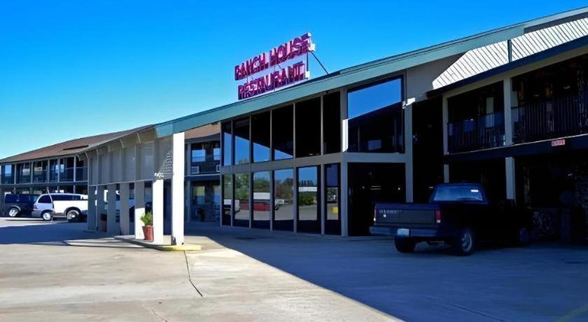 Best Western Stroud Motor Lodge photo 11