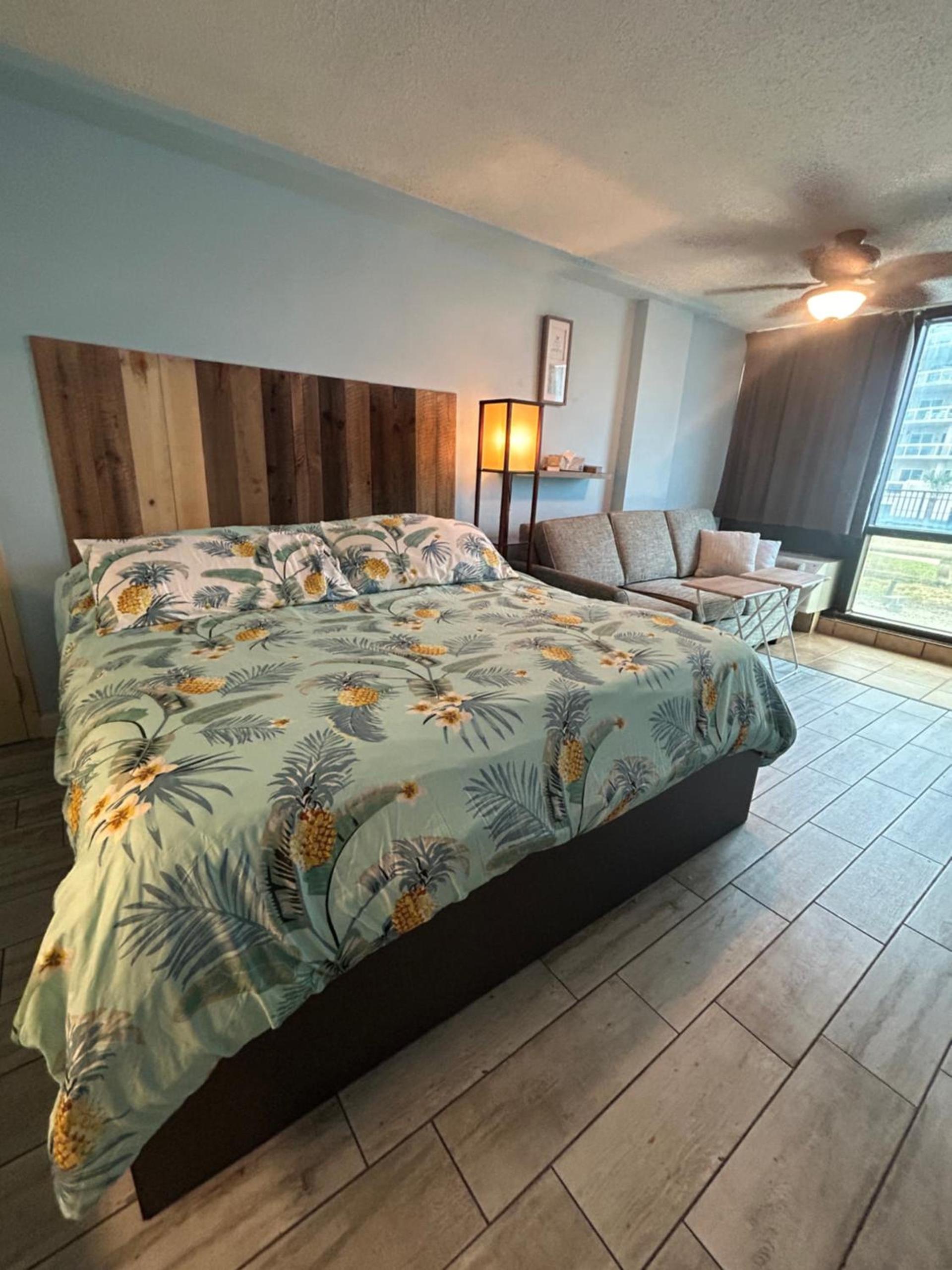 Single, Double or Quad Oceanview Studios - Direct Beach Access, Oceanfront Pool & Tiki photo 31