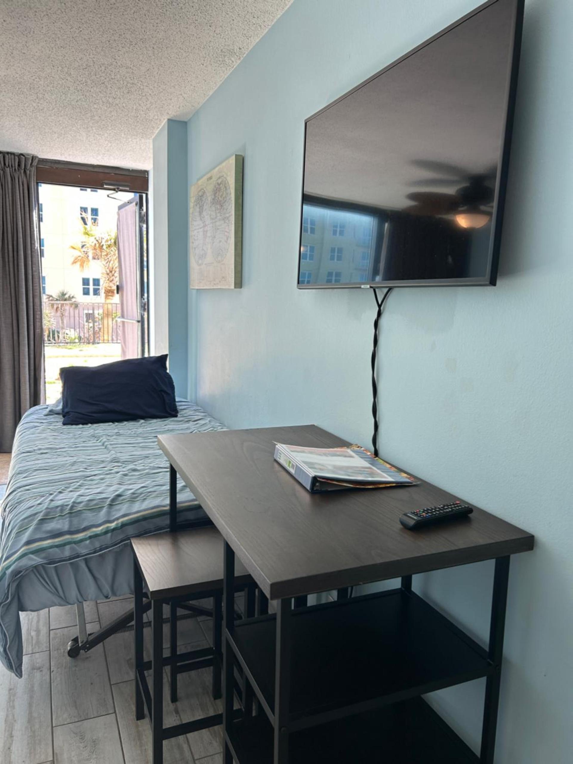 Single, Double or Quad Oceanview Studios - Direct Beach Access, Oceanfront Pool & Tiki photo 63