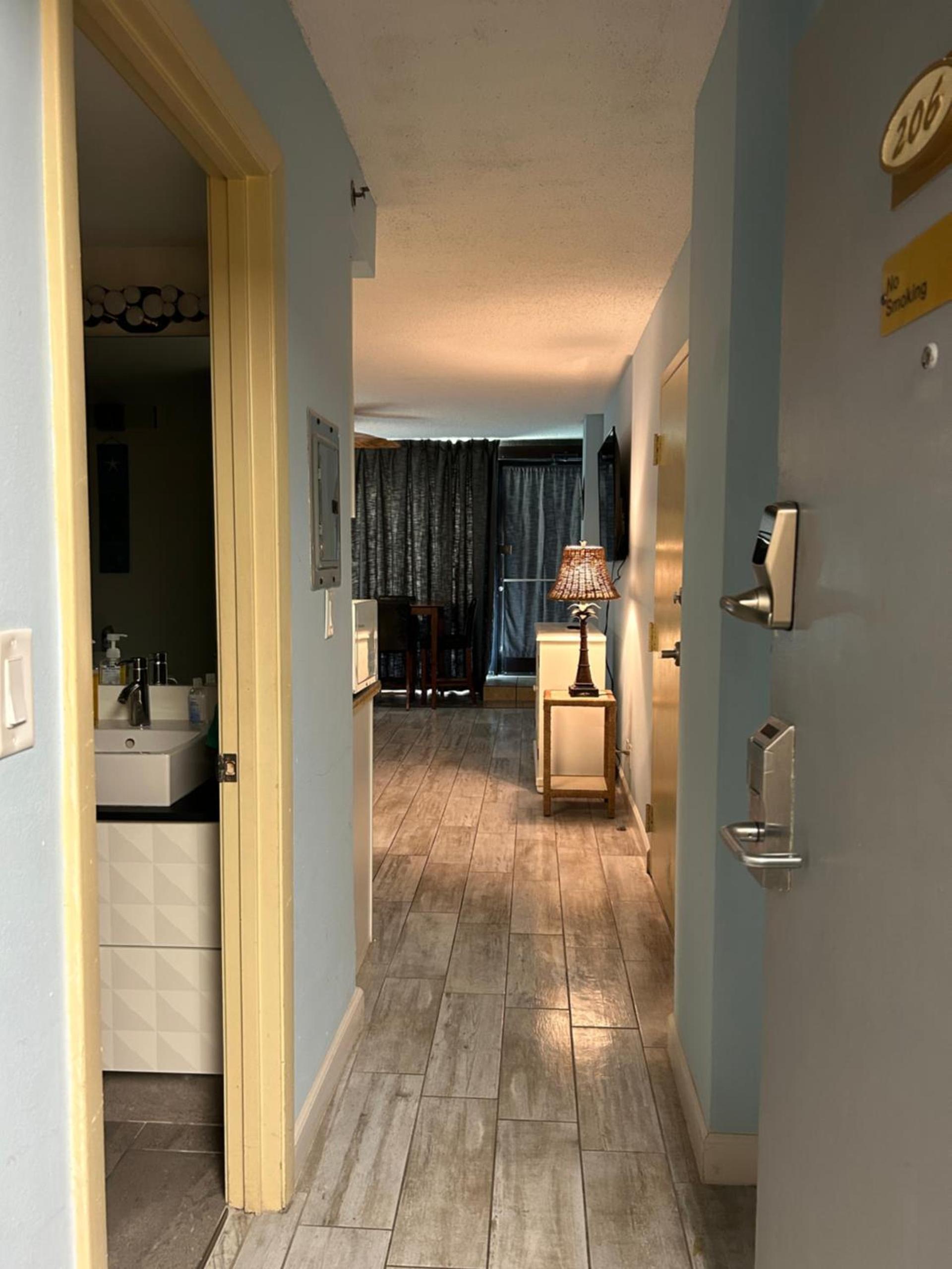 Single, Double or Quad Oceanview Studios - Direct Beach Access, Oceanfront Pool & Tiki photo 67