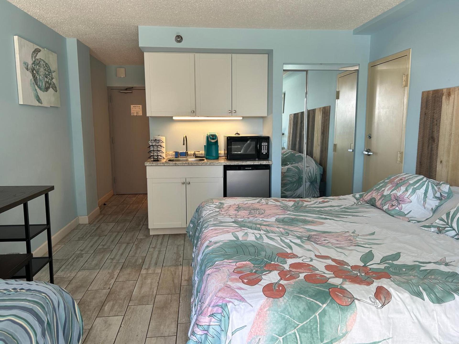 Single, Double or Quad Oceanview Studios - Direct Beach Access, Oceanfront Pool & Tiki photo 40