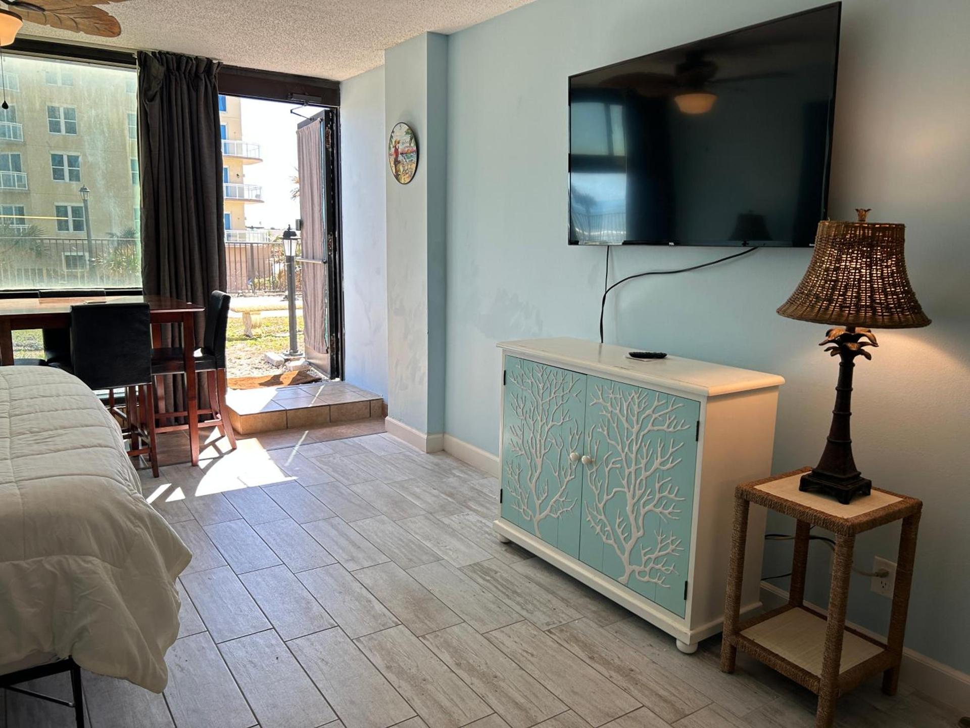 Single, Double or Quad Oceanview Studios - Direct Beach Access, Oceanfront Pool & Tiki photo 46