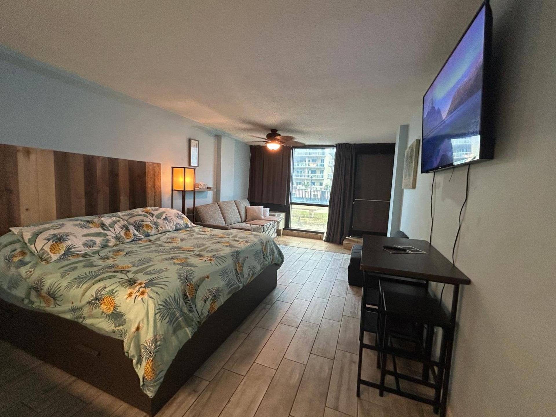 Single, Double or Quad Oceanview Studios - Direct Beach Access, Oceanfront Pool & Tiki photo 51