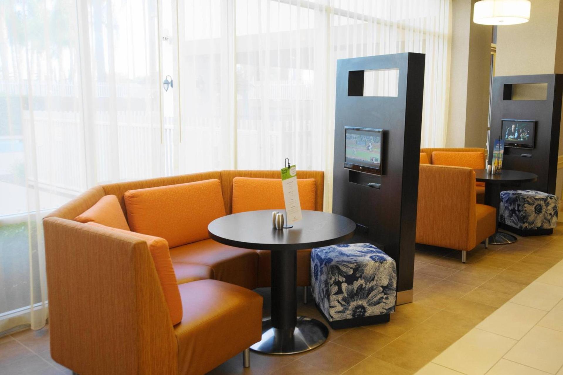 Courtyard by Marriott Baldwin Park photo 11