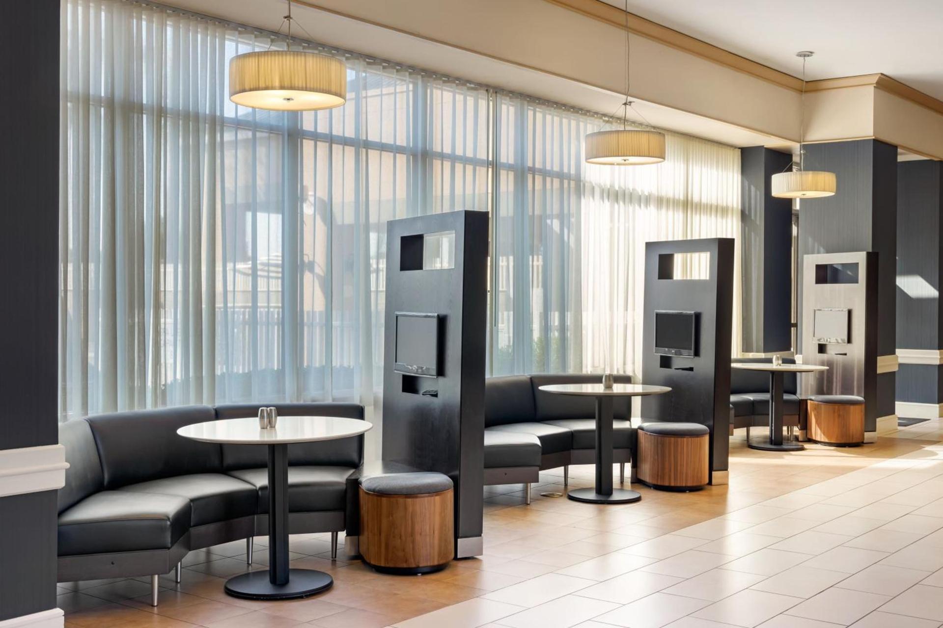 Courtyard by Marriott Baldwin Park photo 26