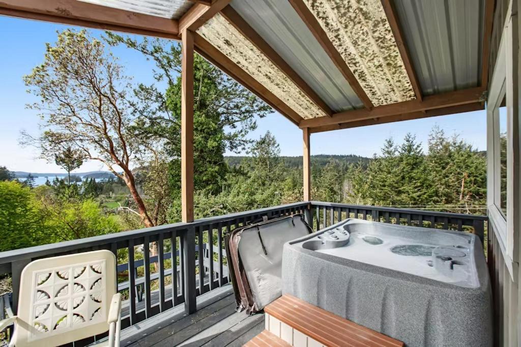 Deer Harbor Cottage & Suites photo 63